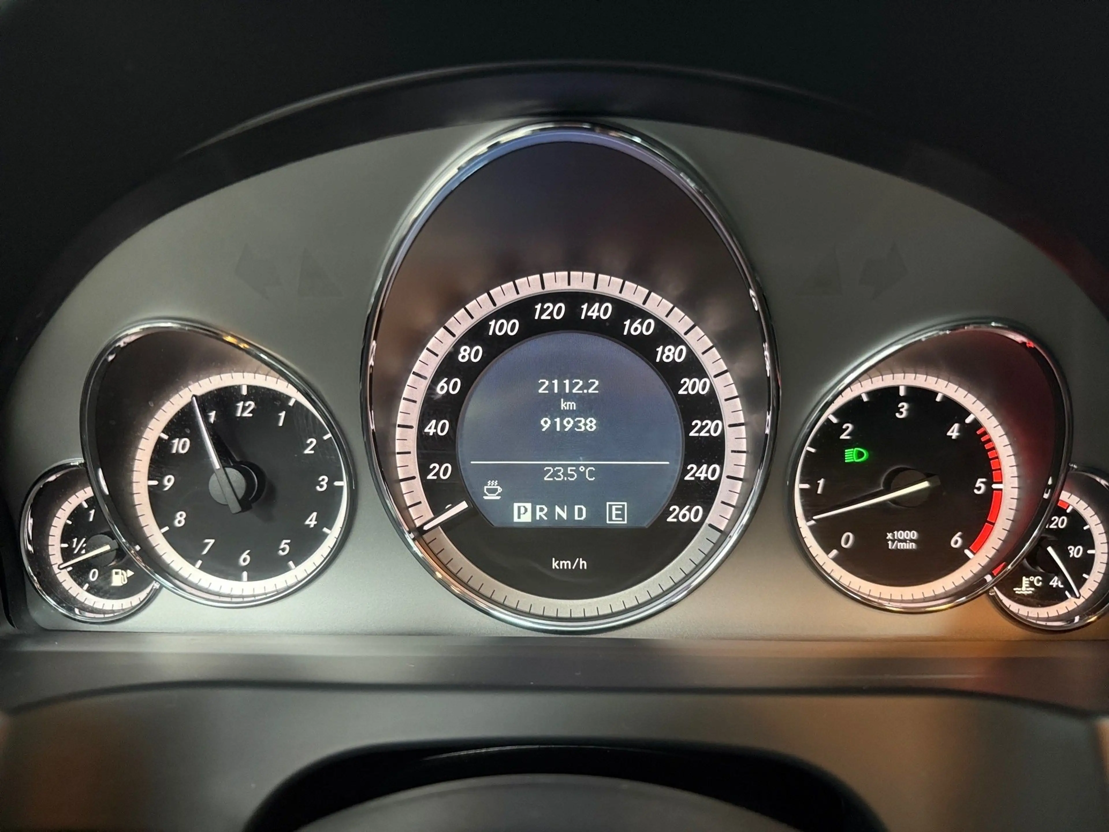 Mercedes-Benz E 350 CDI Avantgarde — photo 17