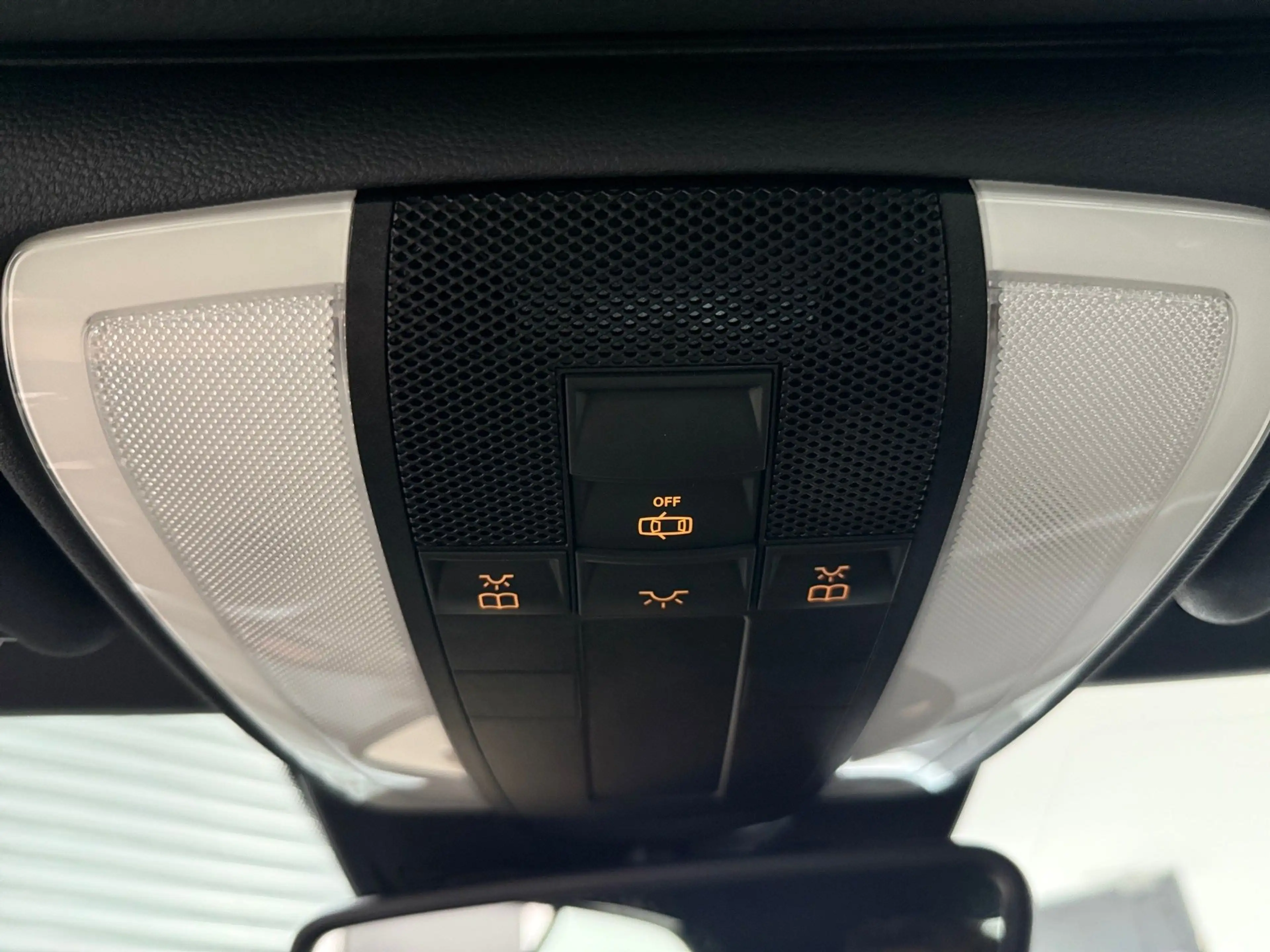 Mercedes-Benz E 350 CDI Avantgarde — photo 20