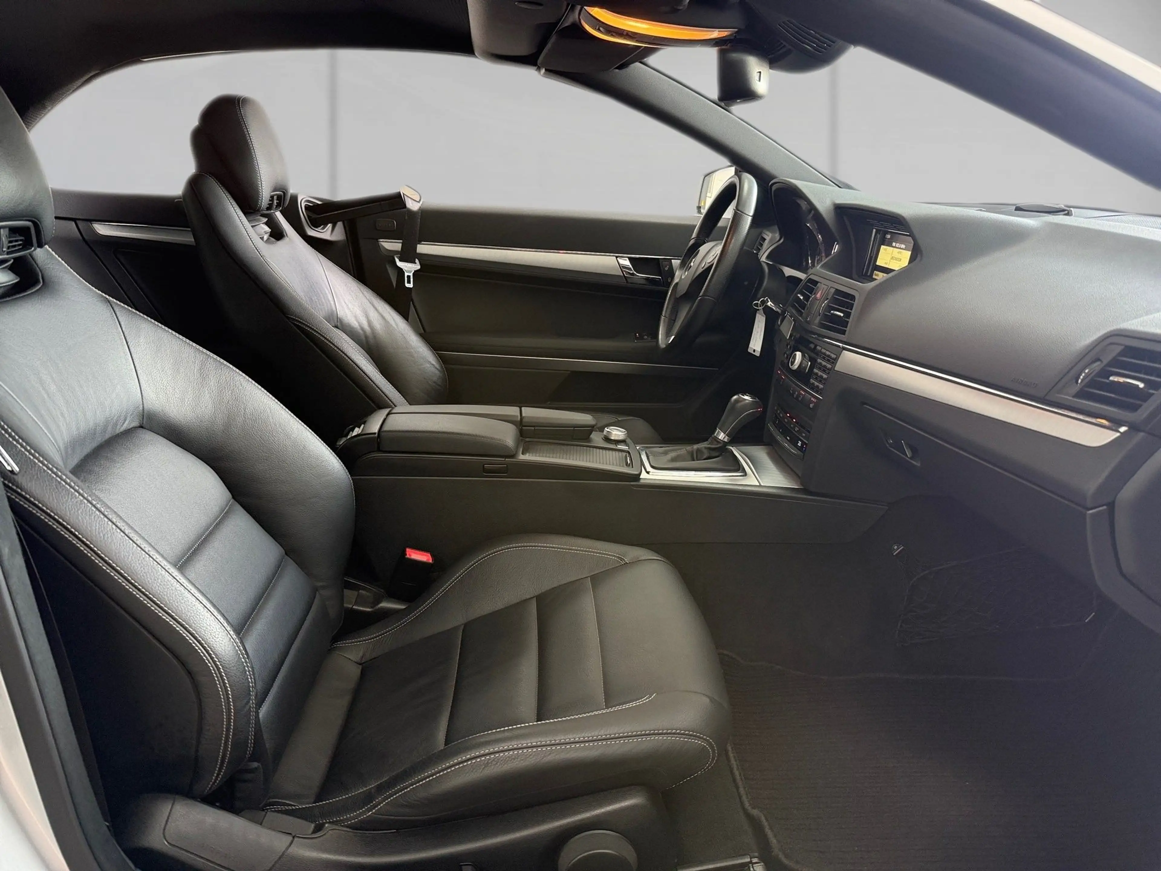 Mercedes-Benz E 350 CDI Avantgarde — photo 11