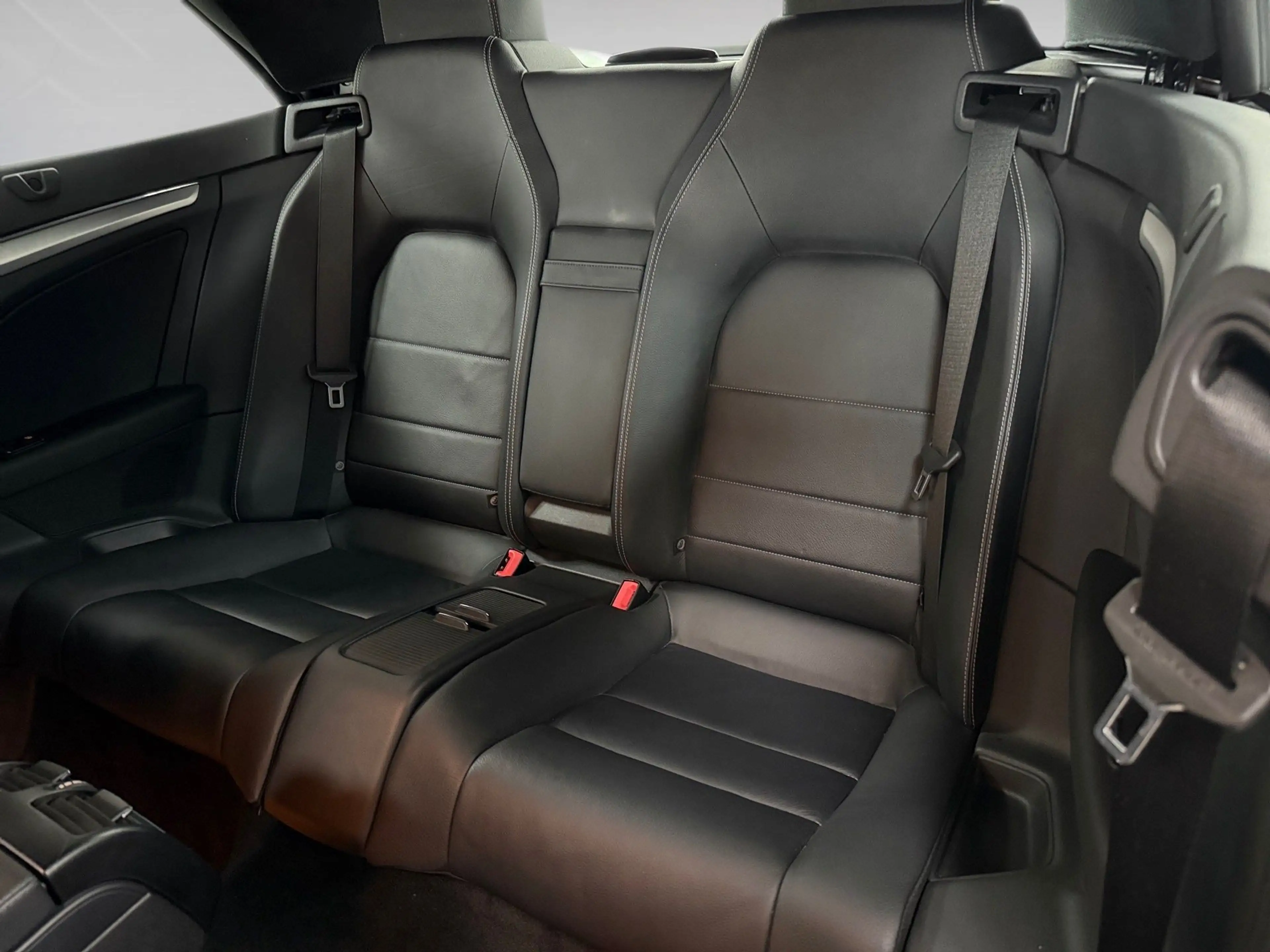 Mercedes-Benz E 350 CDI Avantgarde — photo 12
