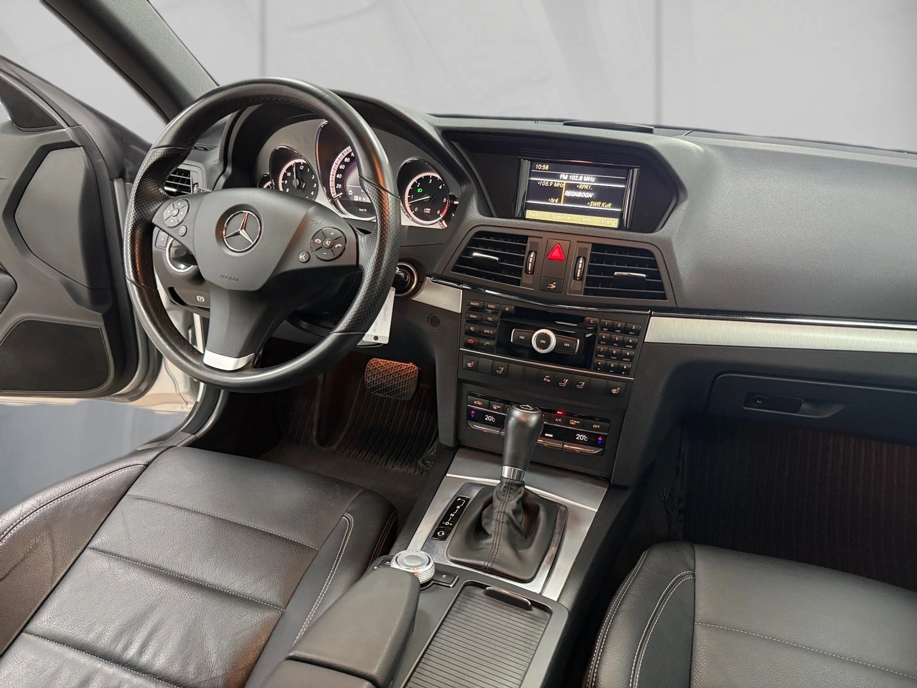 Mercedes-Benz E 350 CDI Avantgarde — photo 10