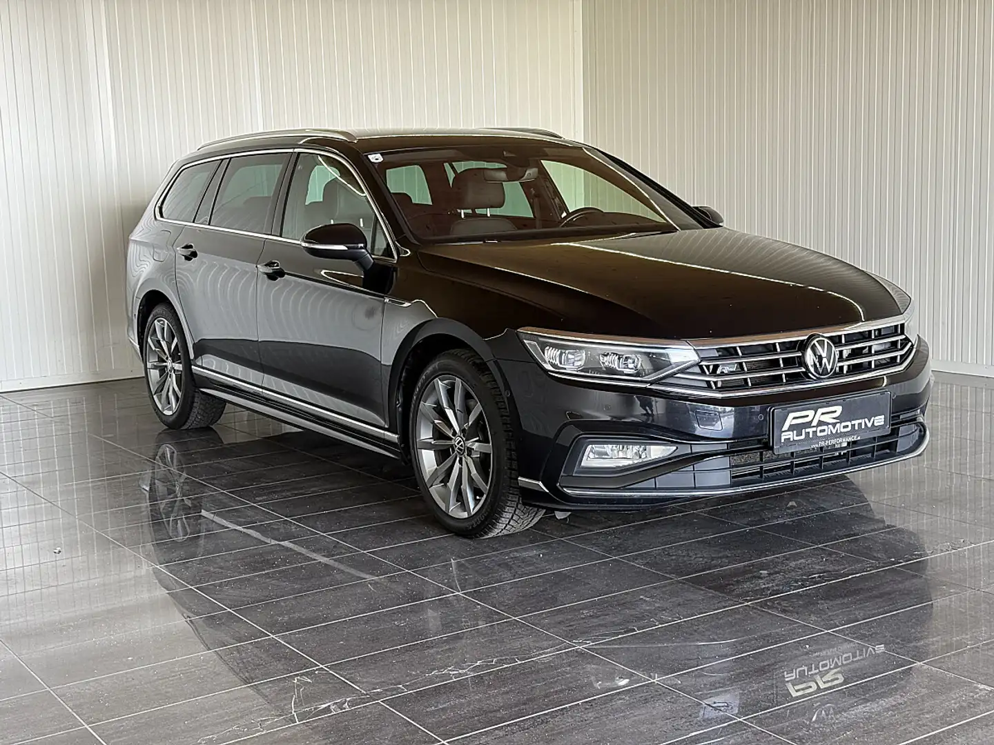 Volkswagen Passat Variant Elegance 2,0 SCR TDI DSG *R-LINE*MATRIX*ACC*AHK... Schwarz - 2