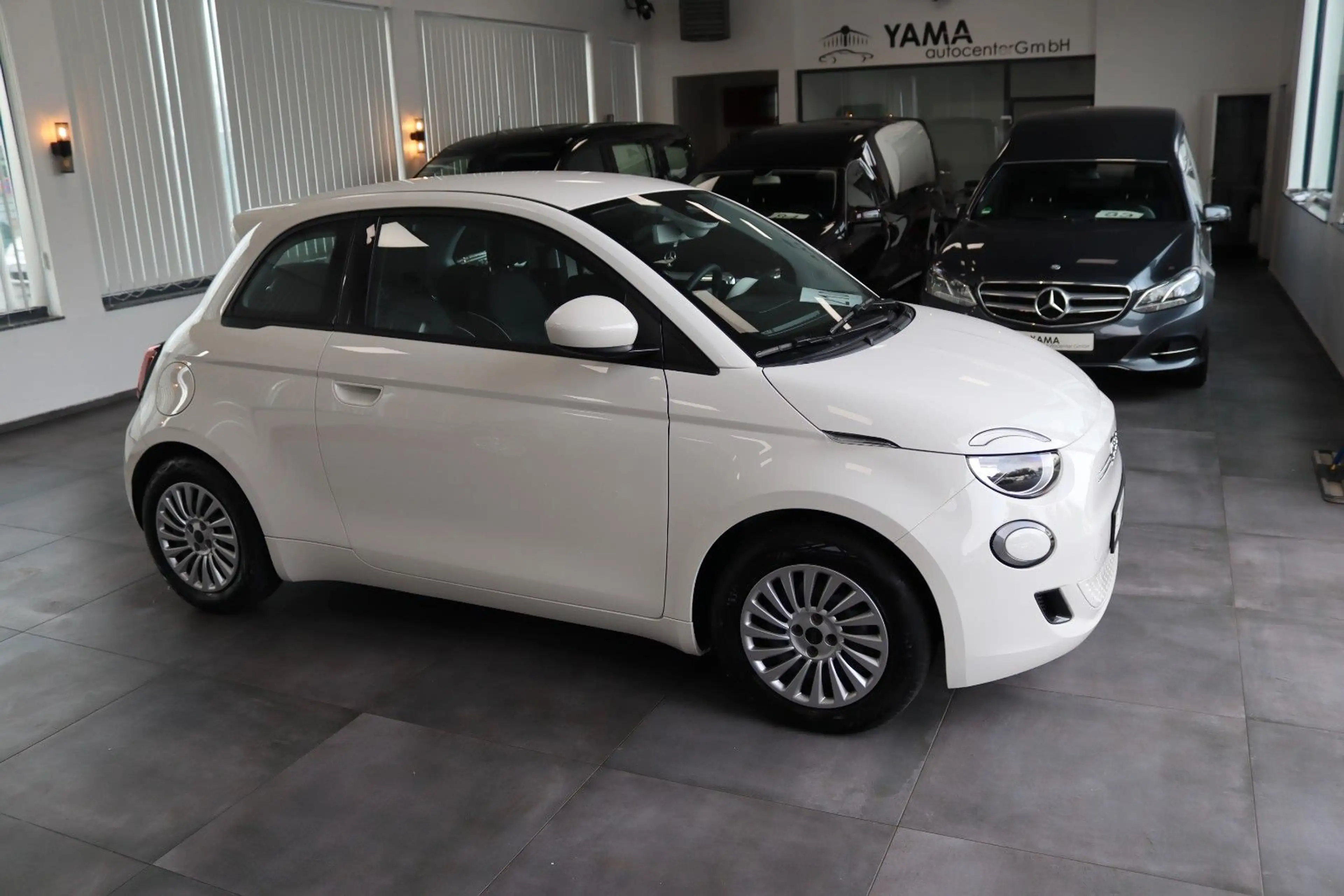 Fiat 500e Basis * 1.HAND + 27TKM + GARANTIE * — photo 4