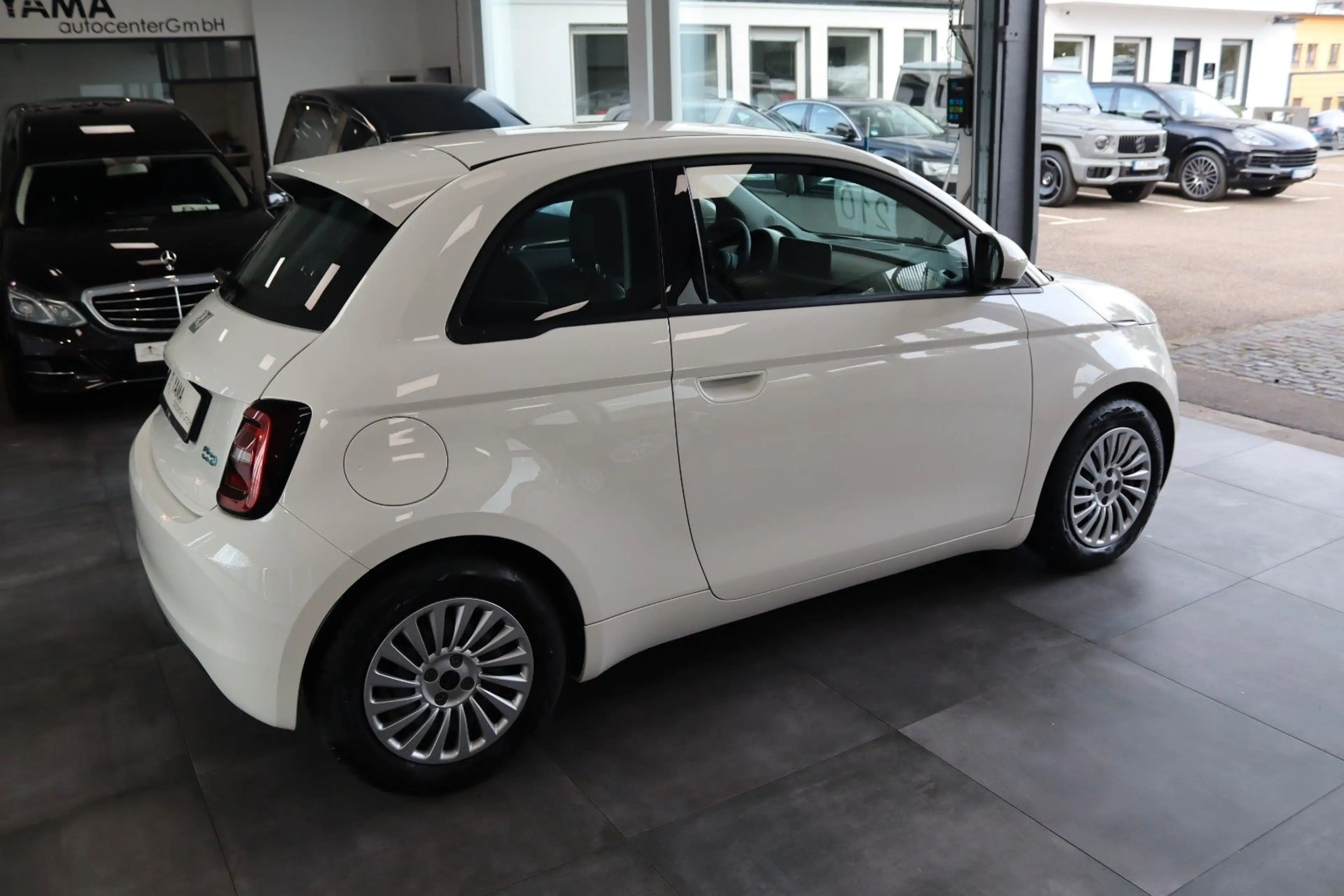 Fiat 500e Basis * 1.HAND + 27TKM + GARANTIE * — photo 3