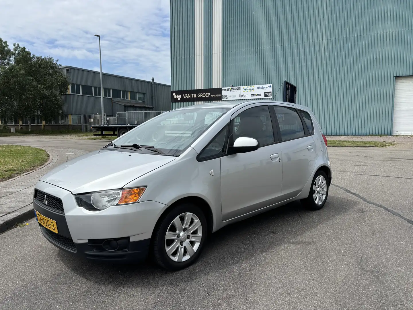 Mitsubishi Colt 1.3-16V Invite 5-Deurs Automaat 96 PK. Mooie en ze Срібний - 1
