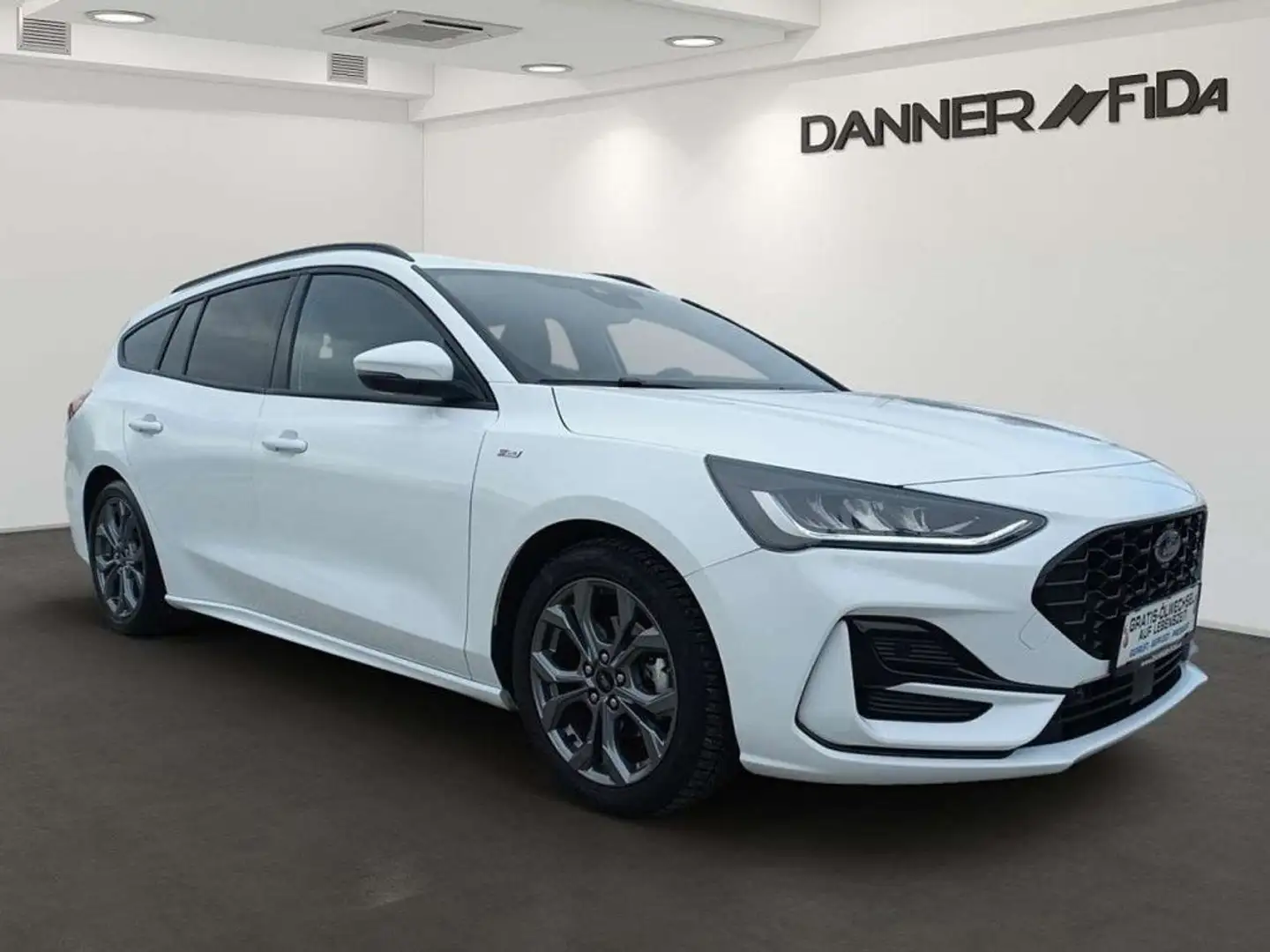 Ford Focus Turnier 115PS Diesel/Automatik 1,5 EcoBlue ST-L... Weiß - 2