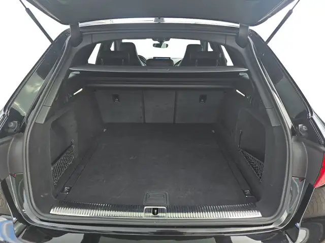 Audi RS4 Avant view 14