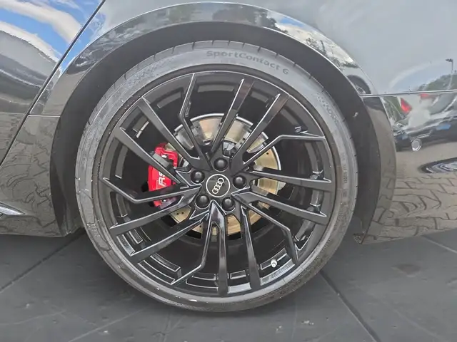 Audi RS4 Avant view 15