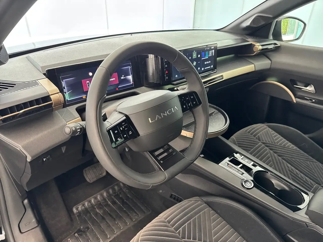 Lancia Ypsilon 2025 — фото 14