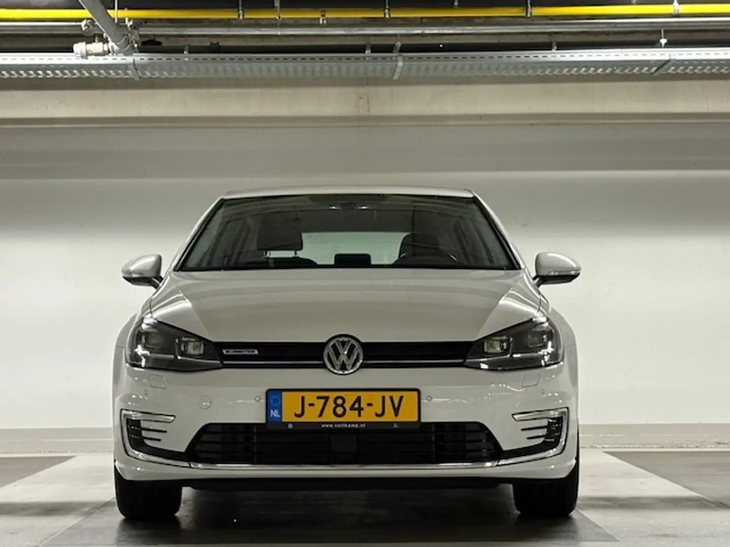 Volkswagen e-Golf E-DITION - ACC - Apple CarPlay - nap! - trekhaak - Bílá - 2