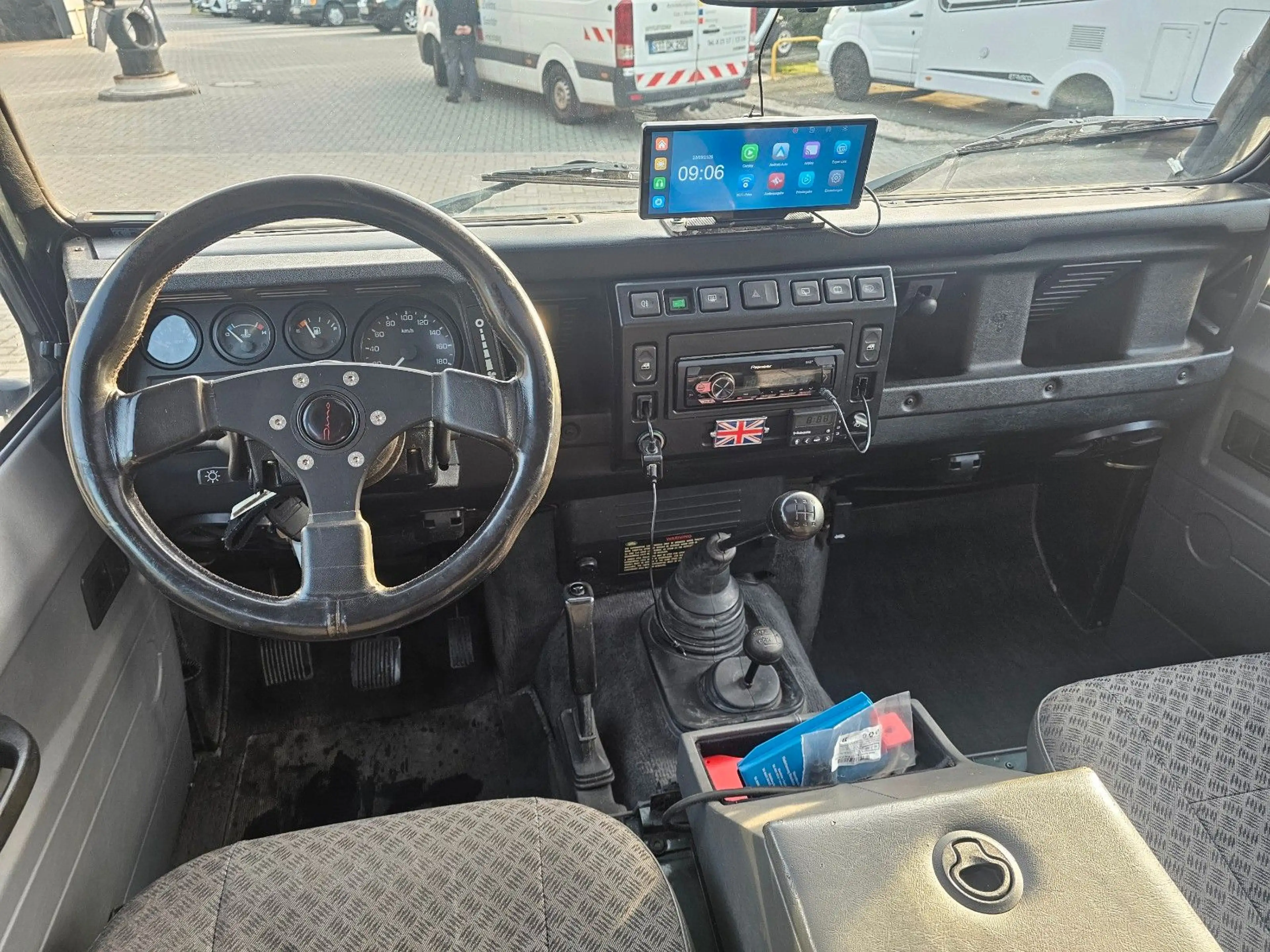 Land Rover Defender 110 Td5 Station Wagon S — photo 15