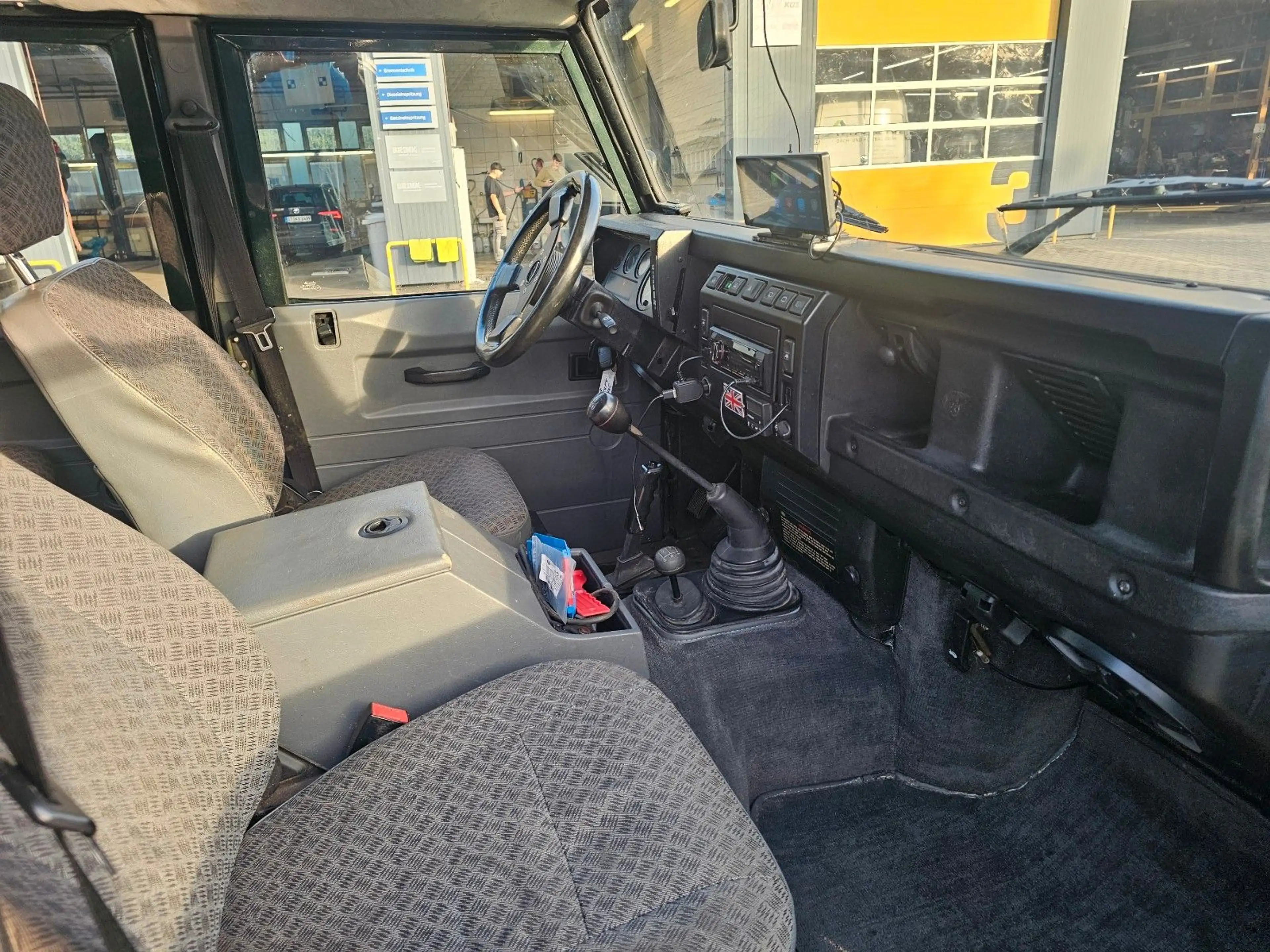 Land Rover Defender 110 Td5 Station Wagon S — photo 18