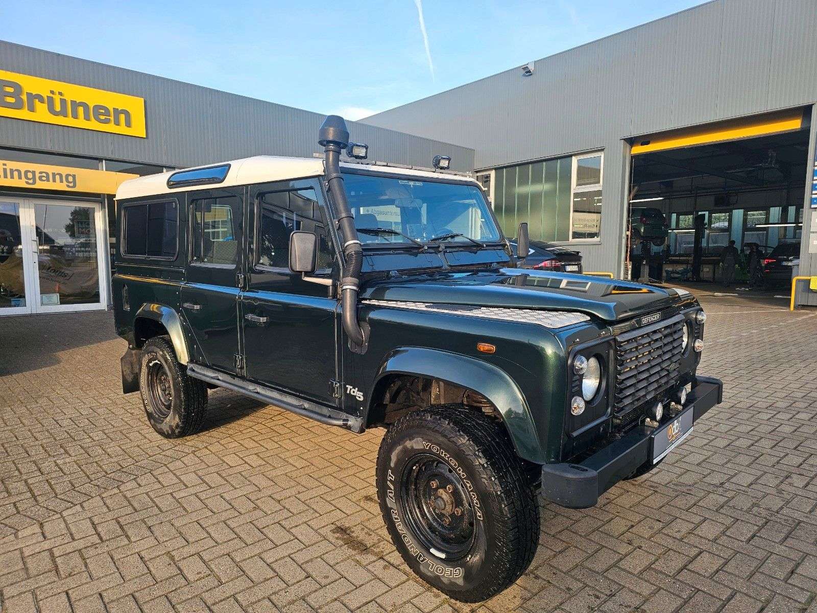 Land Rover Defender