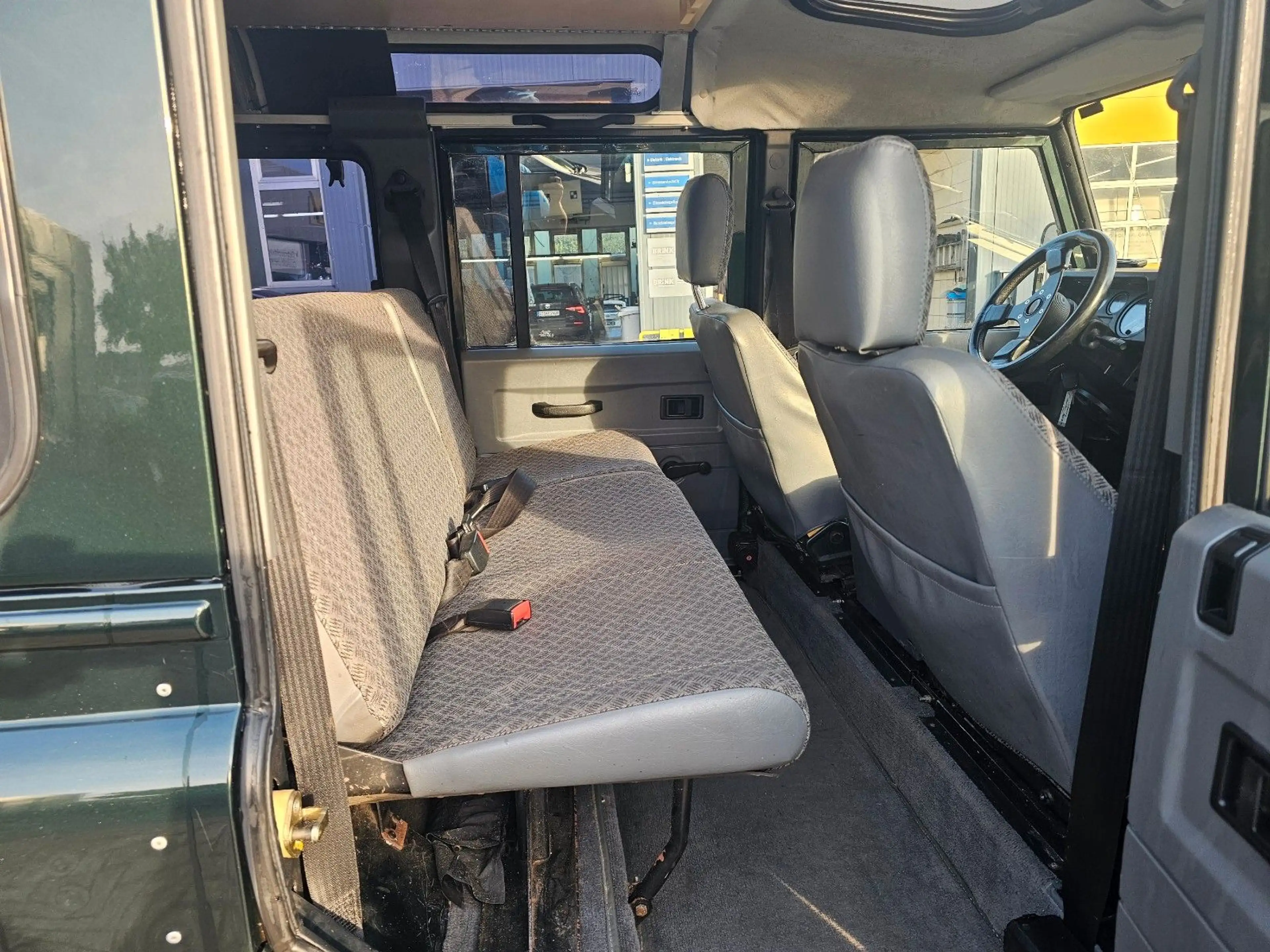 Land Rover Defender 110 Td5 Station Wagon S — photo 20