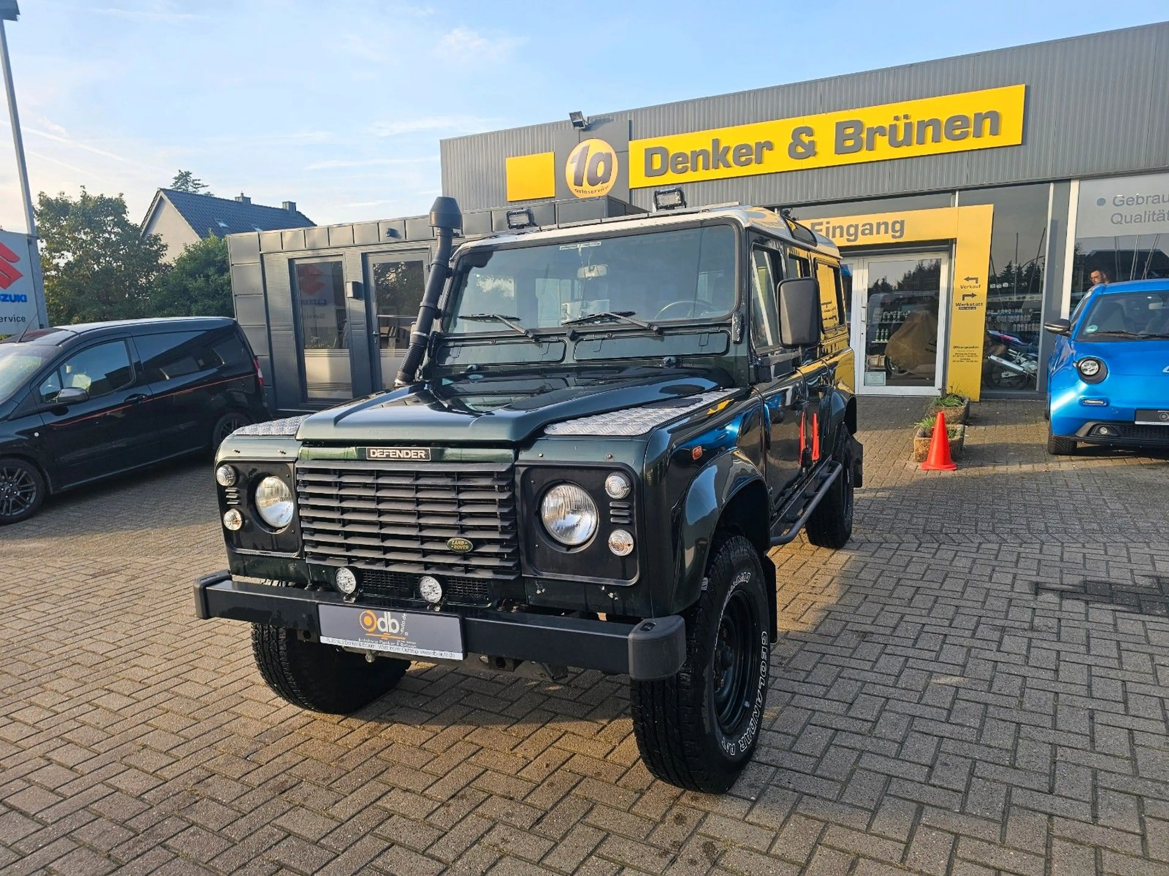 Land Rover Defender 110 Td5 Station Wagon S — photo 3