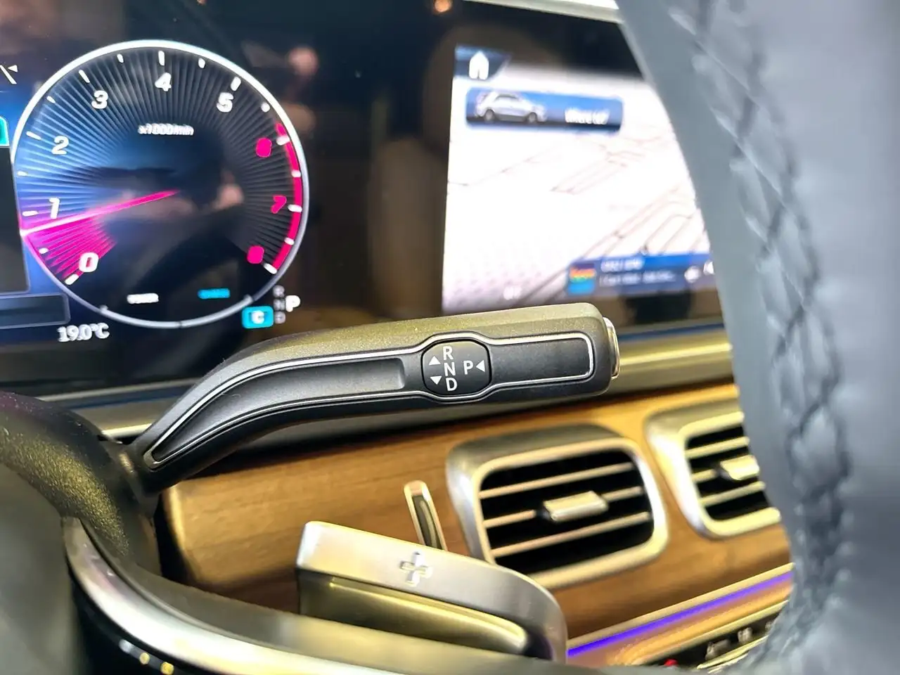 Mercedes-Benz GLE снимка Mercedes-Benz GLE