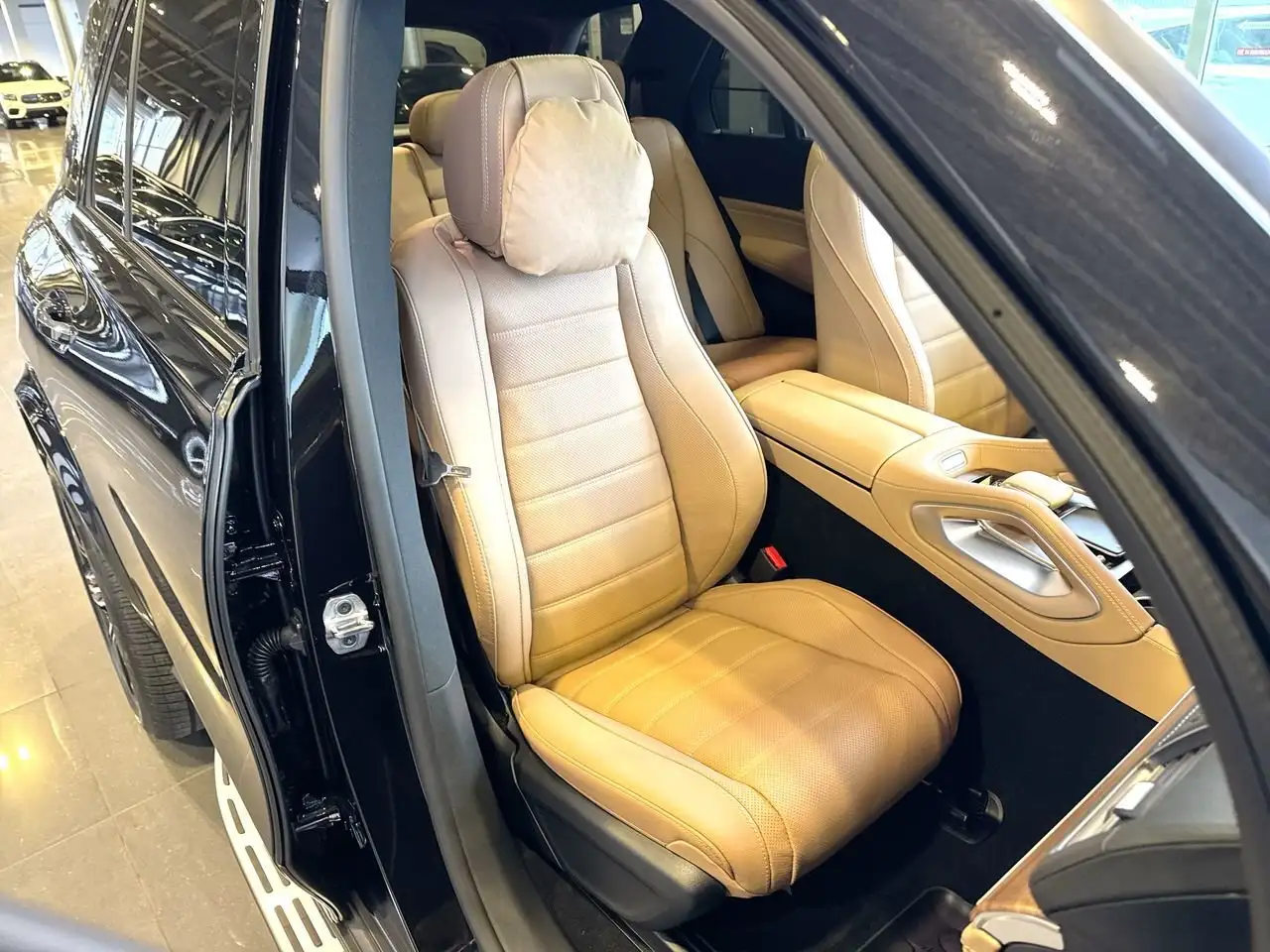 Mercedes-Benz GLE снимка Mercedes-Benz GLE