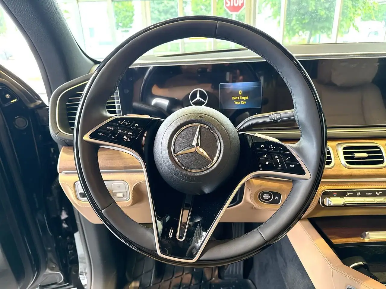 Mercedes-Benz GLE снимка Mercedes-Benz GLE