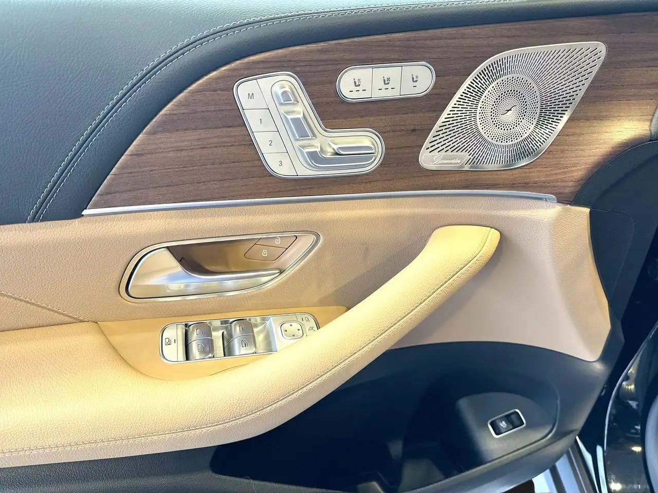 Mercedes-Benz GLE снимка Mercedes-Benz GLE