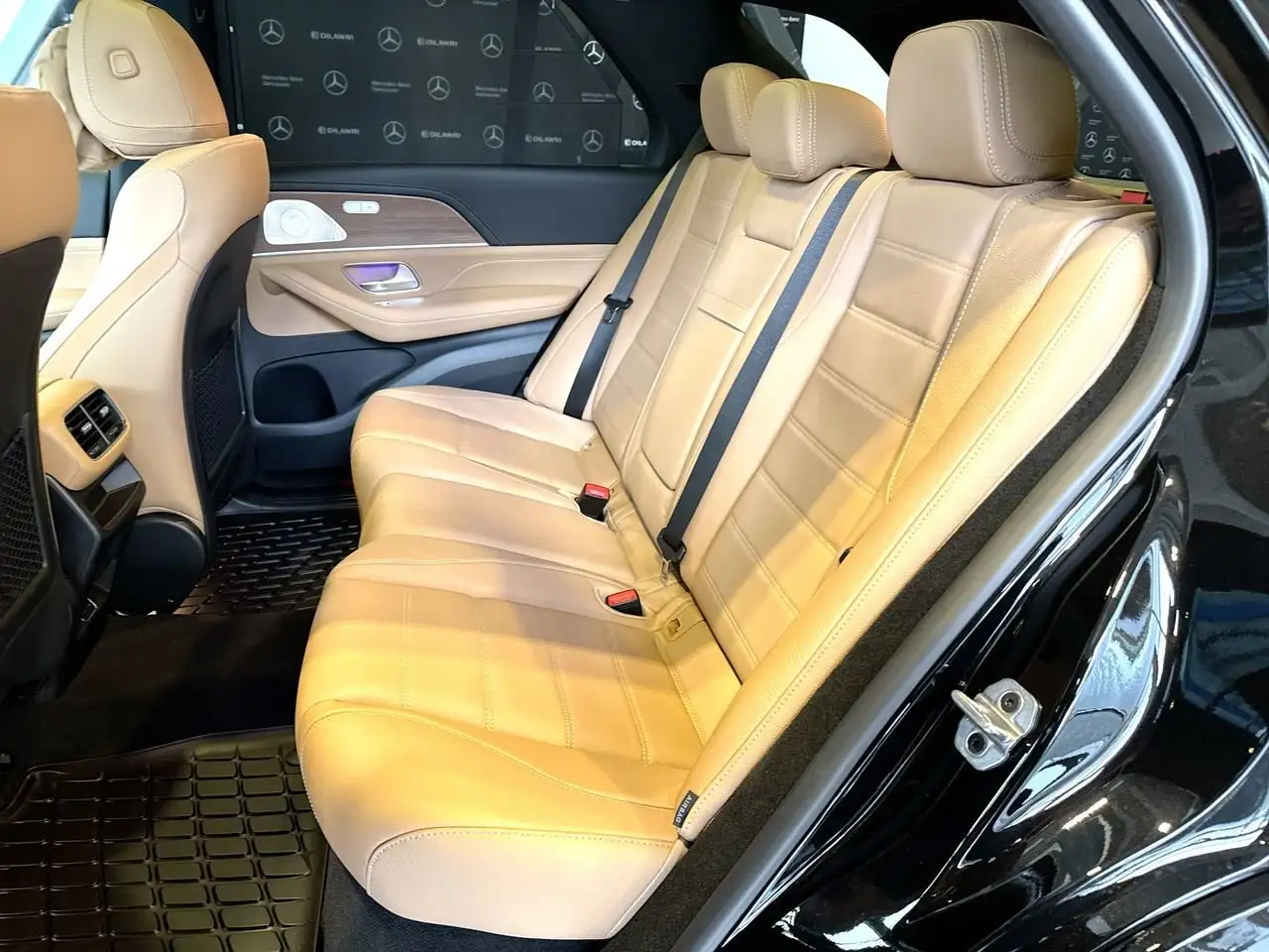 Mercedes-Benz GLE снимка Mercedes-Benz GLE