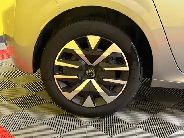 Peugeot 208 view 7