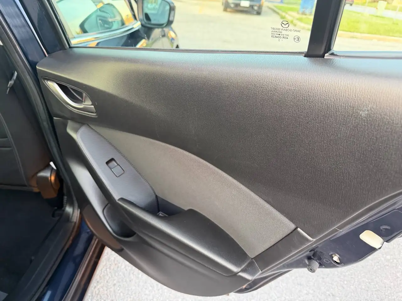 Mazda 3 снимка Mazda 3