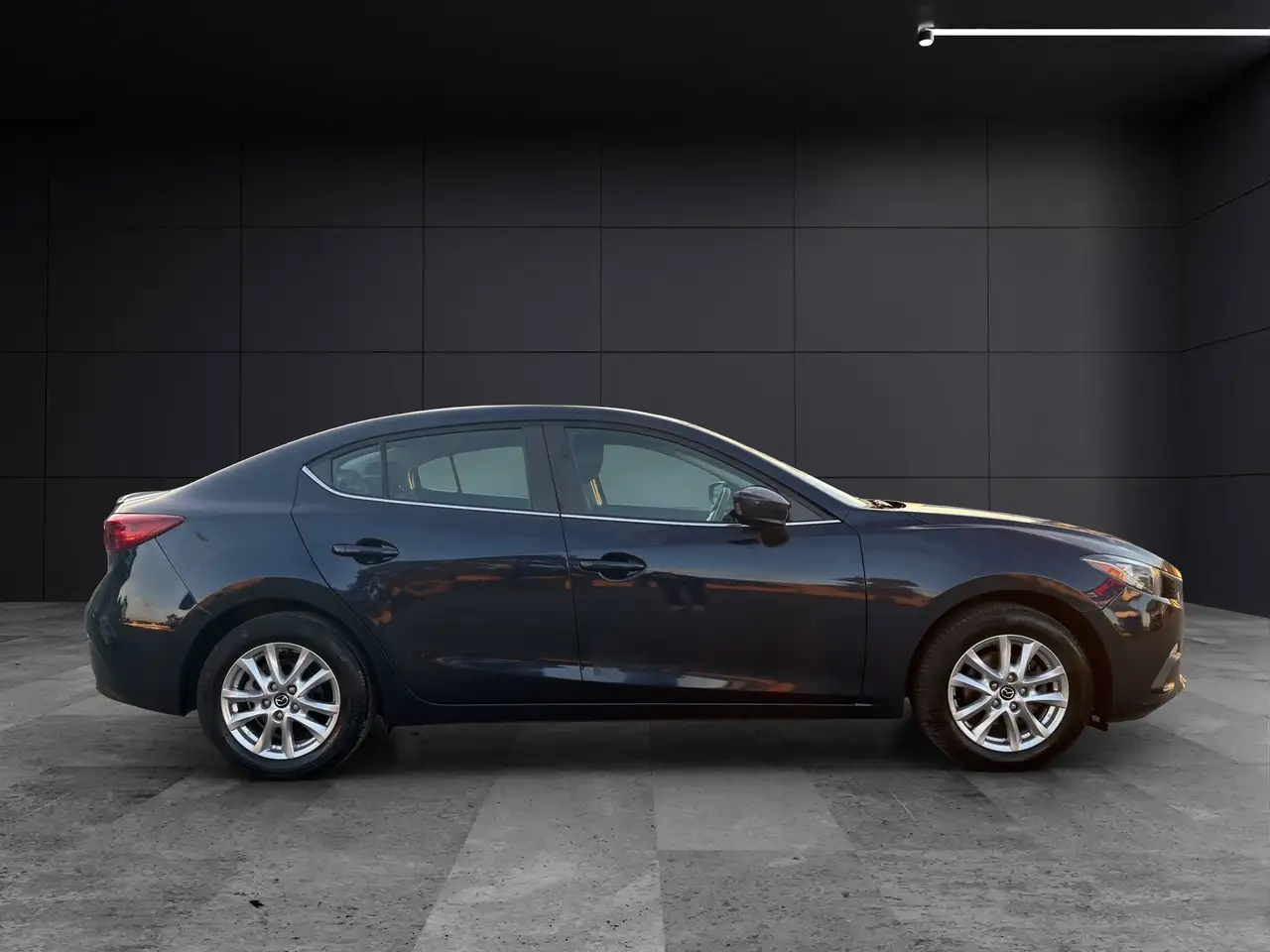 Mazda 3 снимка Mazda 3