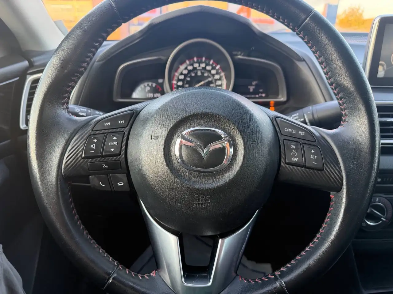 Mazda 3 снимка Mazda 3