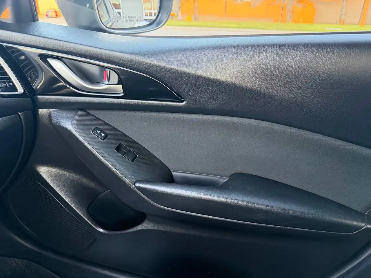 Mazda 3 снимка Mazda 3
