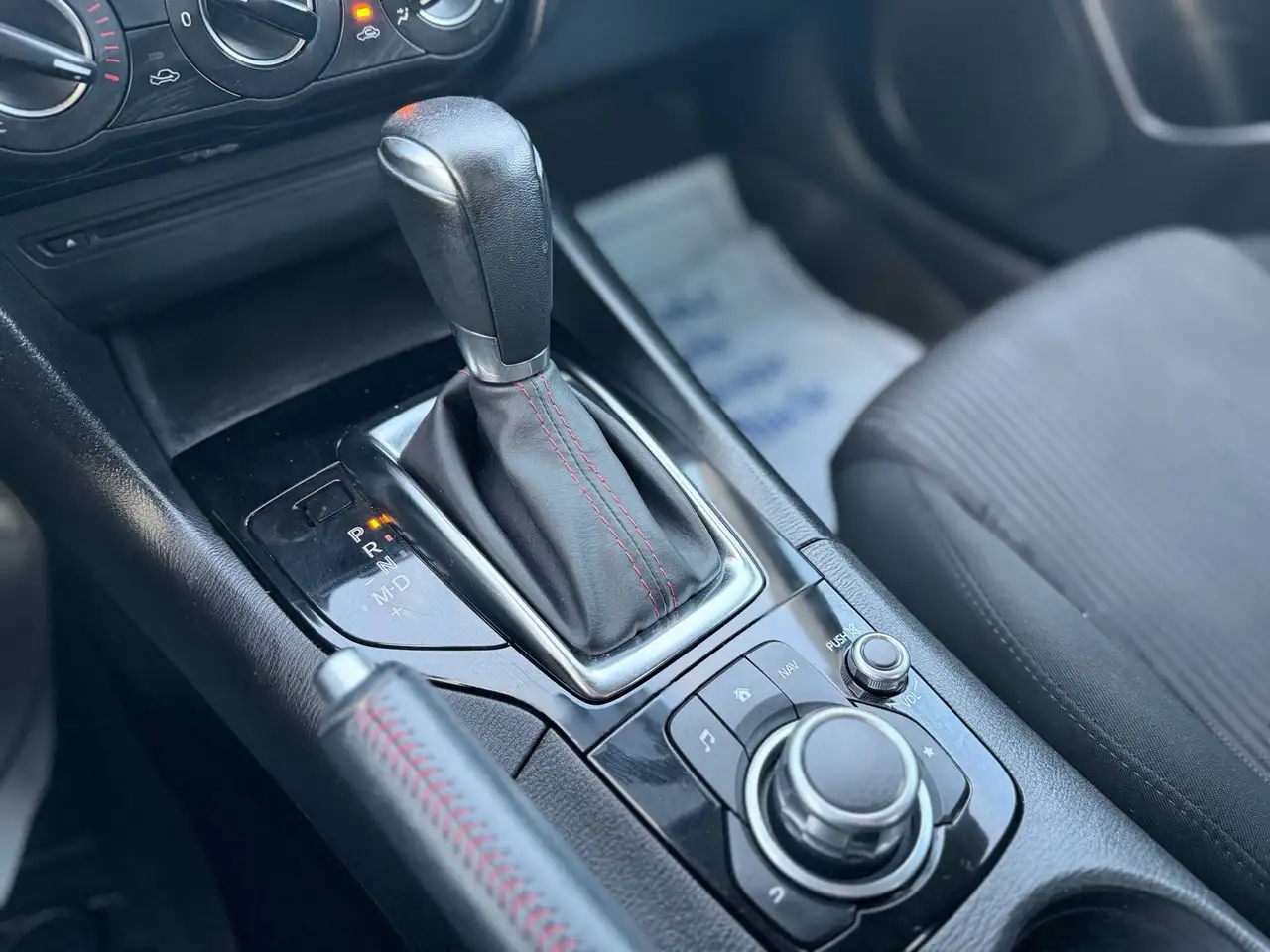 Mazda 3 снимка Mazda 3
