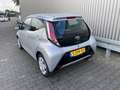 Toyota Aygo 1.0 VVT-i x-play 91Dkm.NAP, A/C, Bluetooth, CC, LE Grau - thumbnail 16