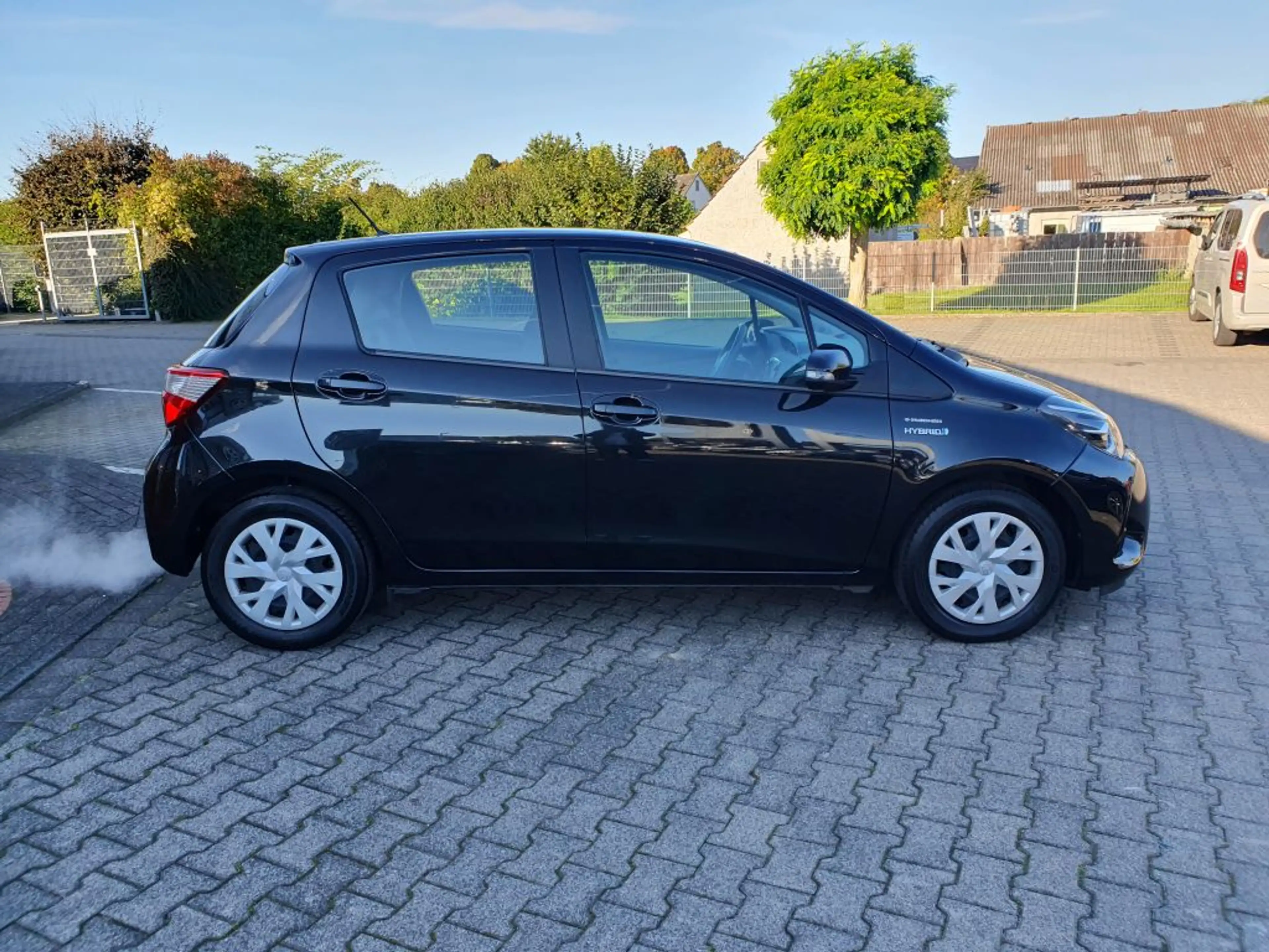 Toyota Yaris Hybrid 1.5 VVT-i Comfort — photo 4