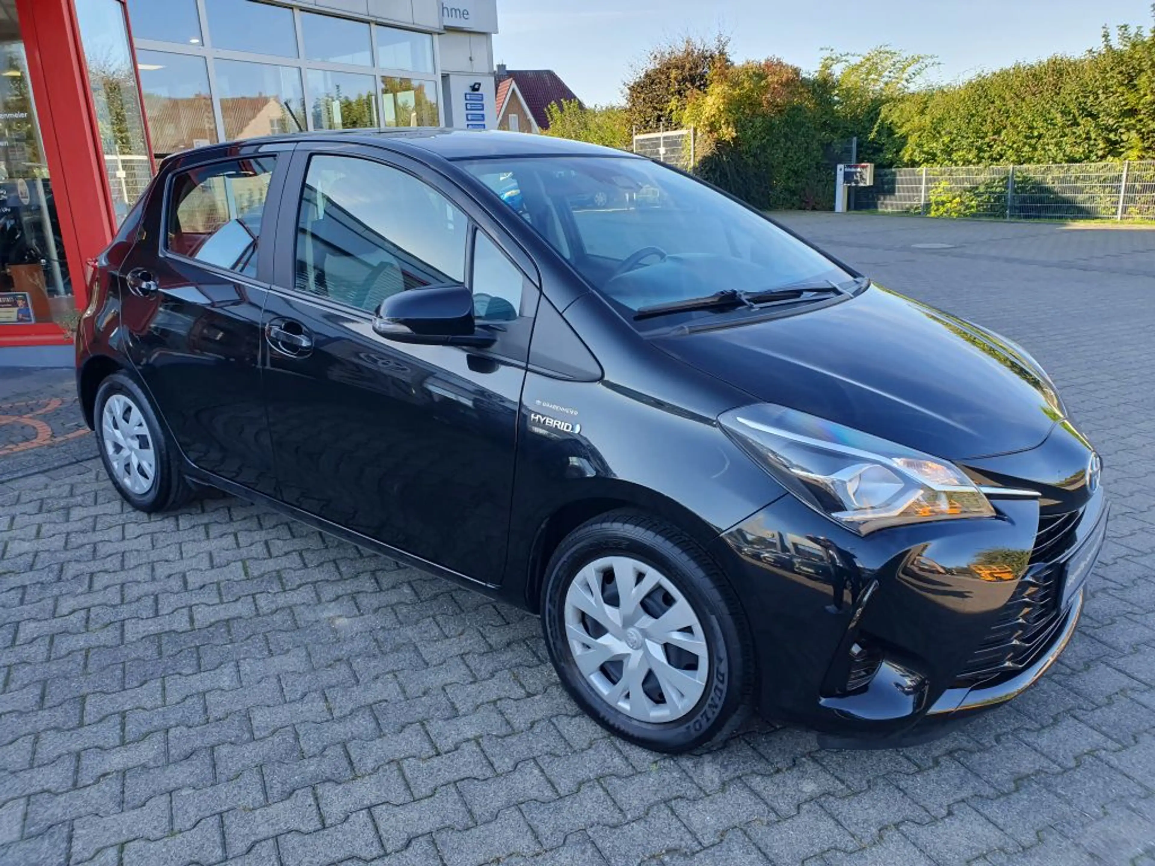 Toyota Yaris Hybrid 1.5 VVT-i Comfort — photo 3