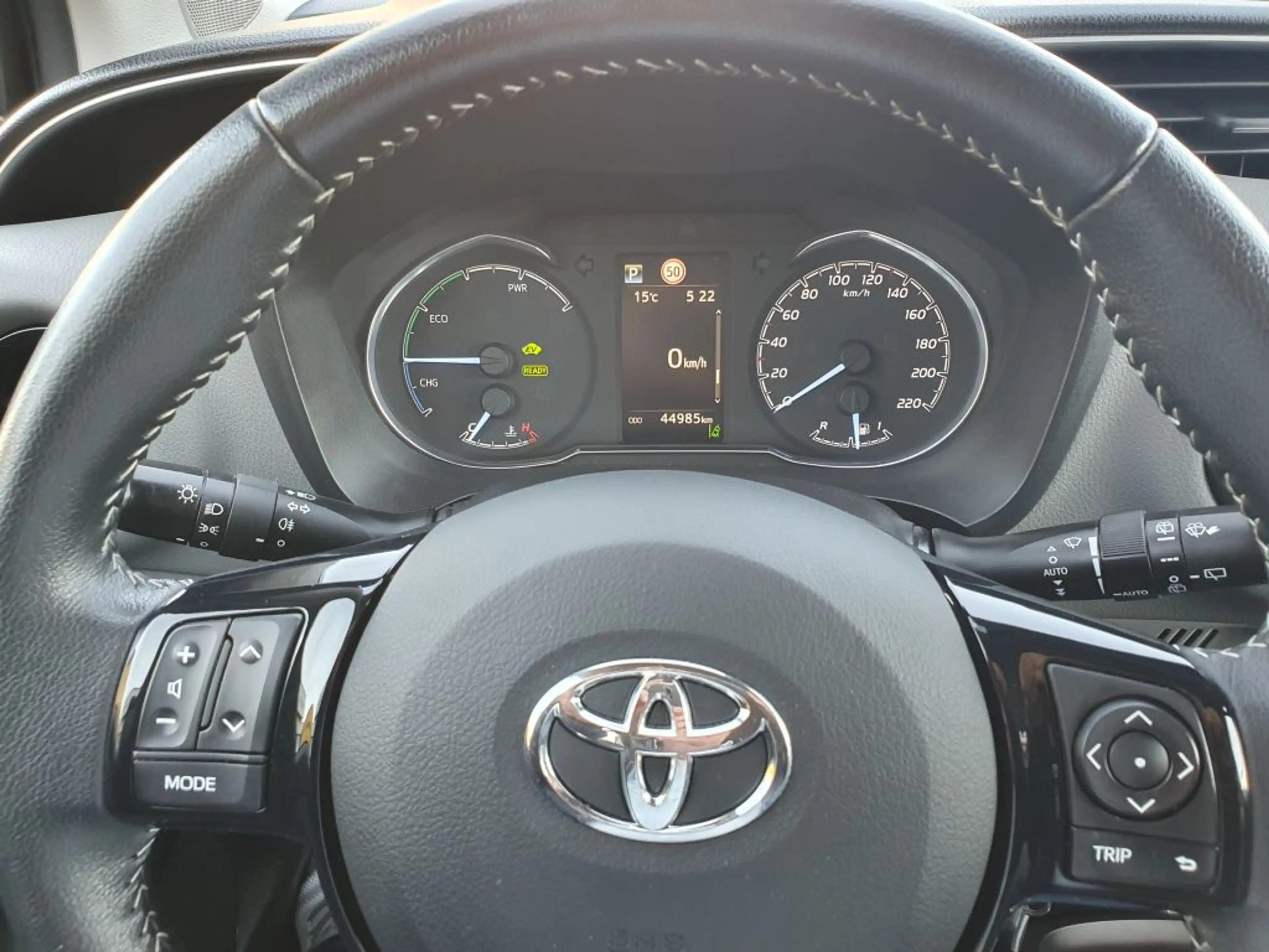 Toyota Yaris Hybrid 1.5 VVT-i Comfort — photo 13