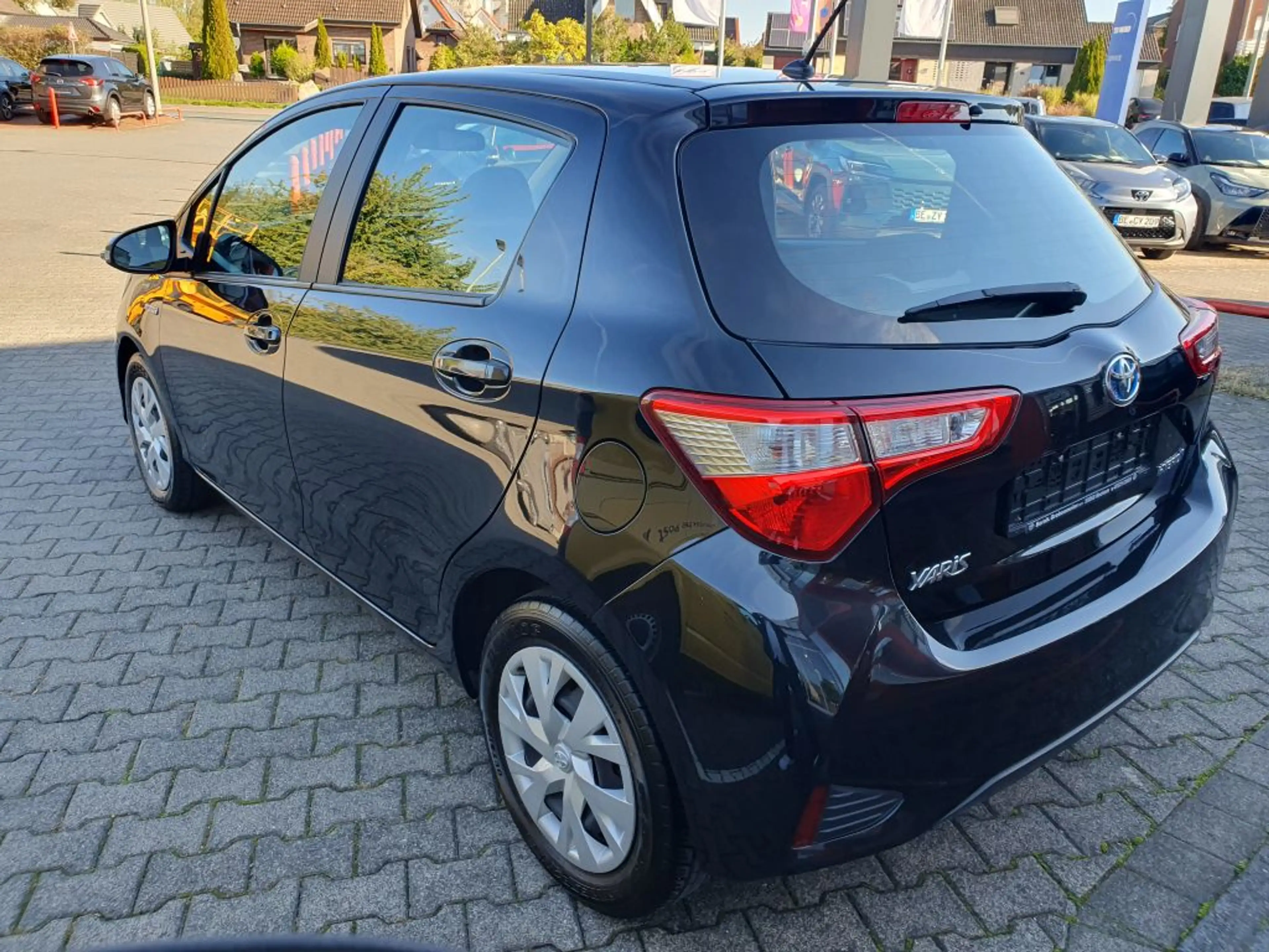 Toyota Yaris Hybrid 1.5 VVT-i Comfort — photo 6