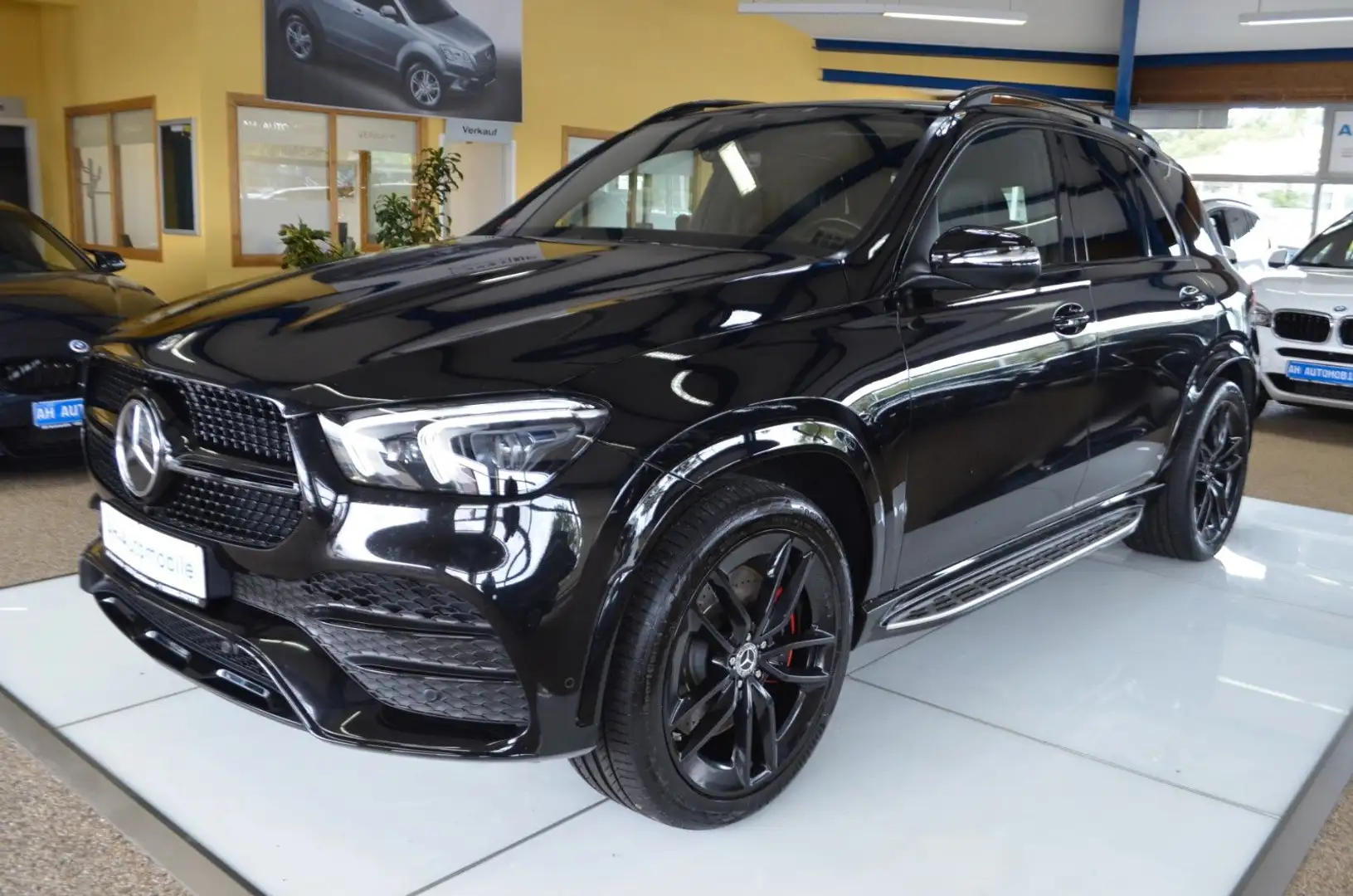 Mercedes-Benz GLE 450 4Matic AMG-PAKET XENON / NAVI / PANORAMA Noir - 1
