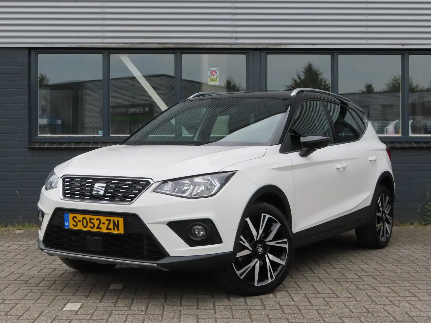 SEAT Arona 1.0 TSI Xcellence DSG | 18 inch | parkeersensoren Wit - 1
