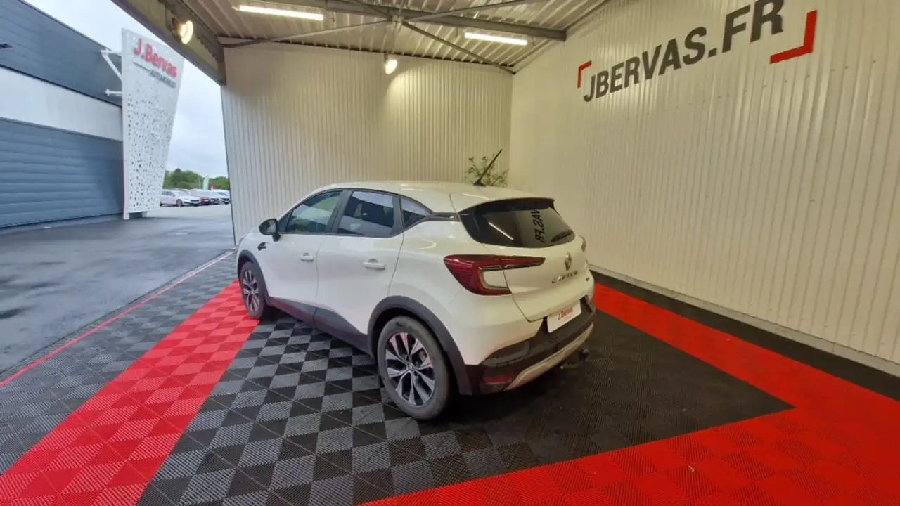 Renault Captur — photo 7