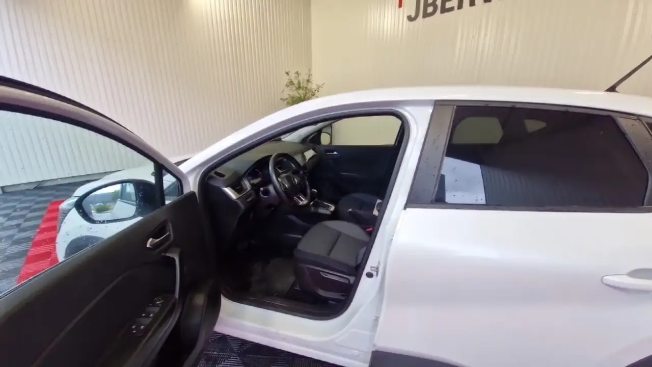 Renault Captur — photo 11