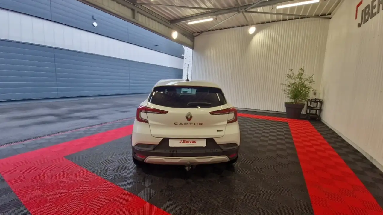Renault Captur — photo 6