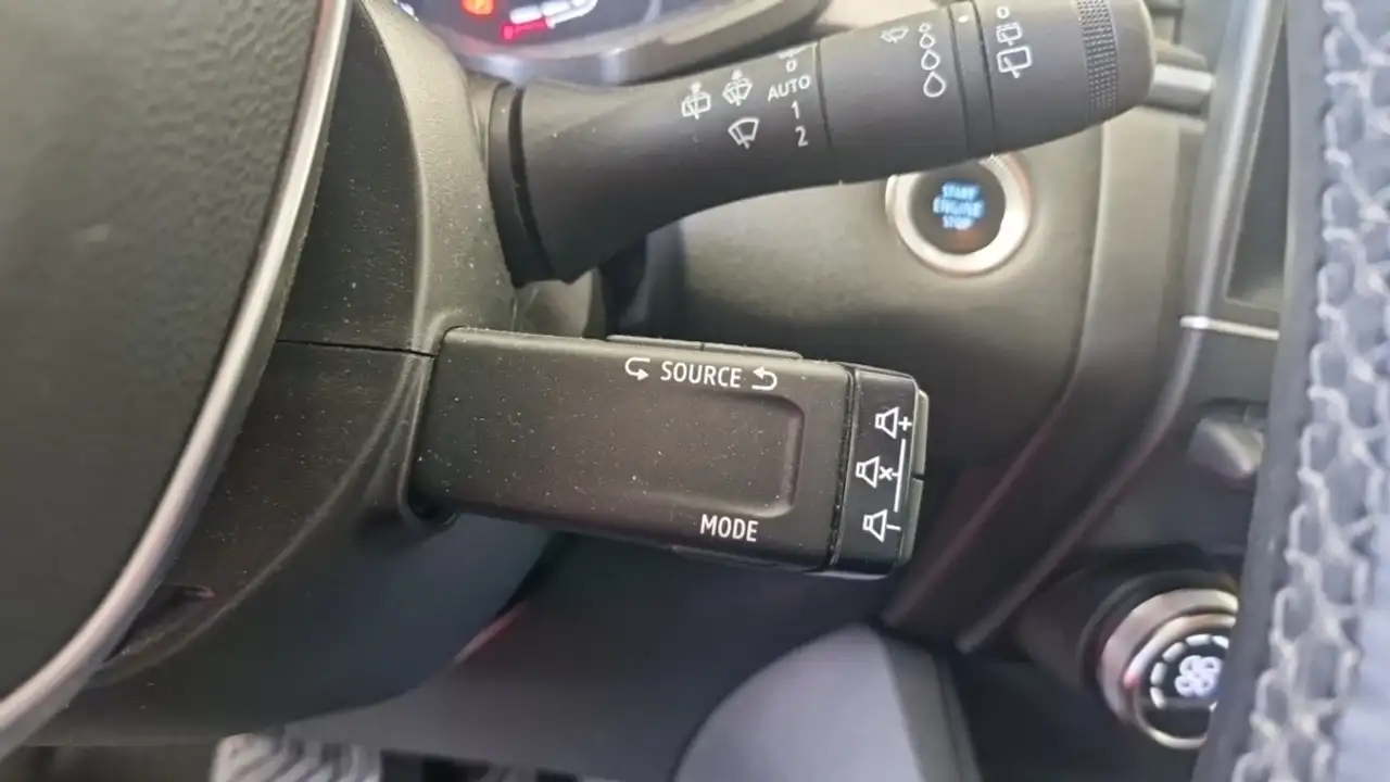 Renault Captur — photo 21