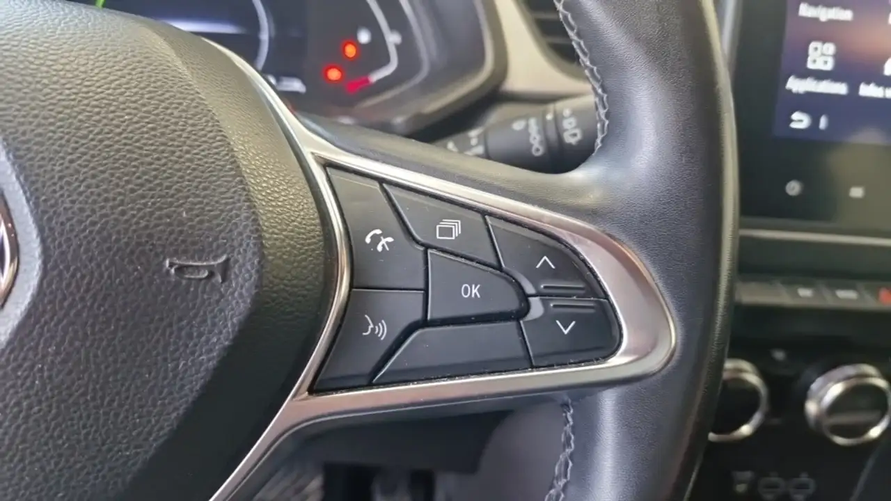 Renault Captur — photo 17