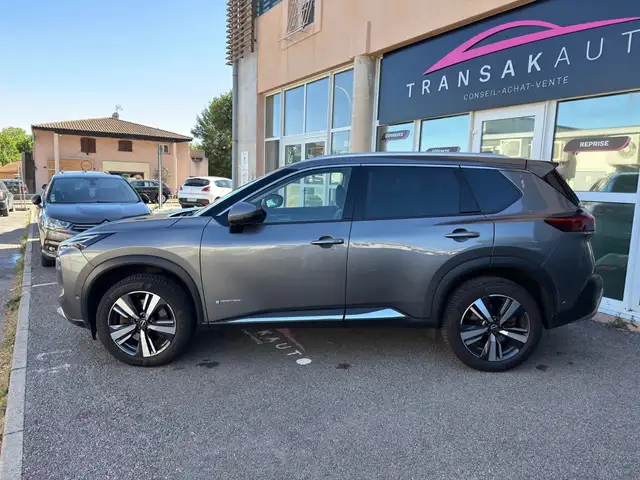 Nissan X-Trail view 8