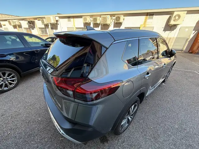 Nissan X-Trail view 5