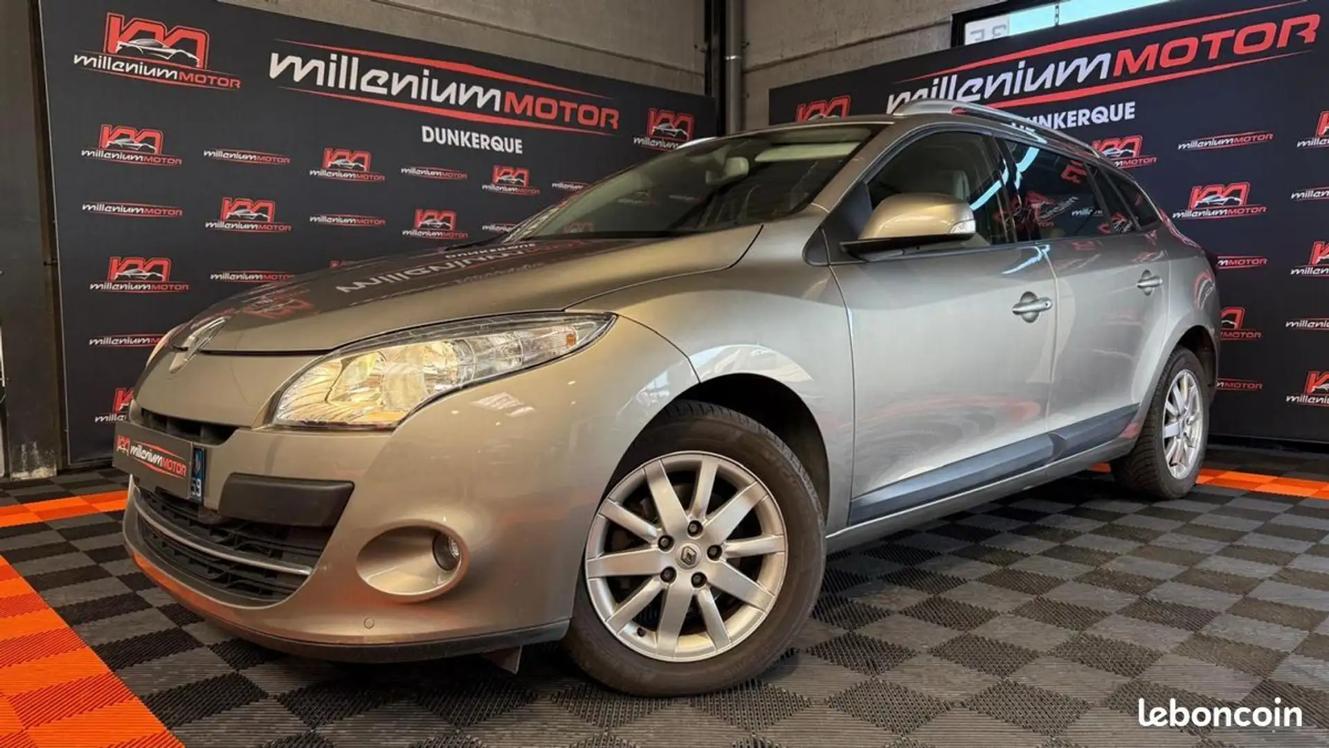 Renault Megane ESTATE PRIVILEGE 1.5 dCi 110 CV GARANTIE 6 MOIS Beige - 1