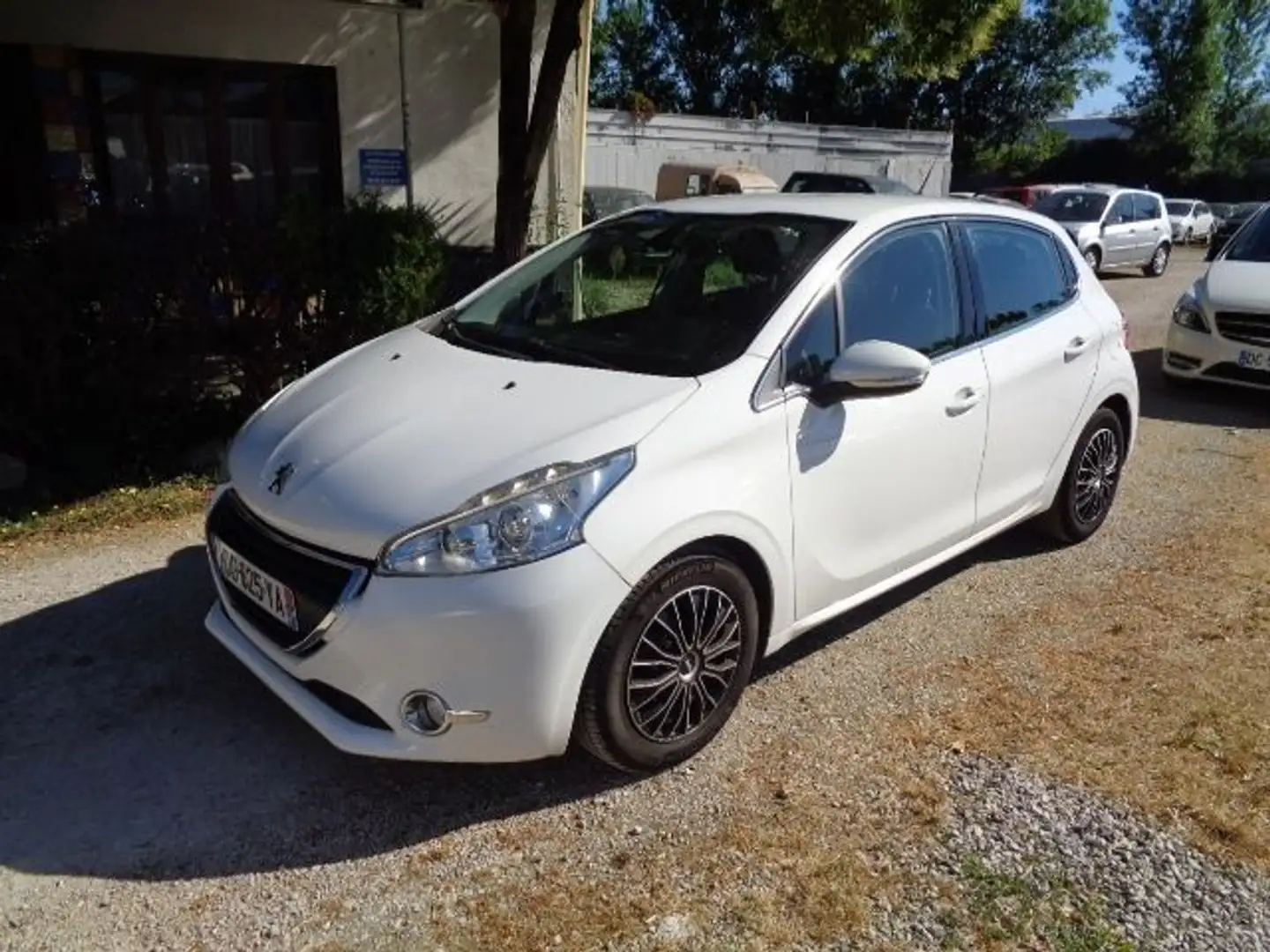 Peugeot 208 1.6 E-HDI FAP ALLURE 4CV 3P Blanc - 1