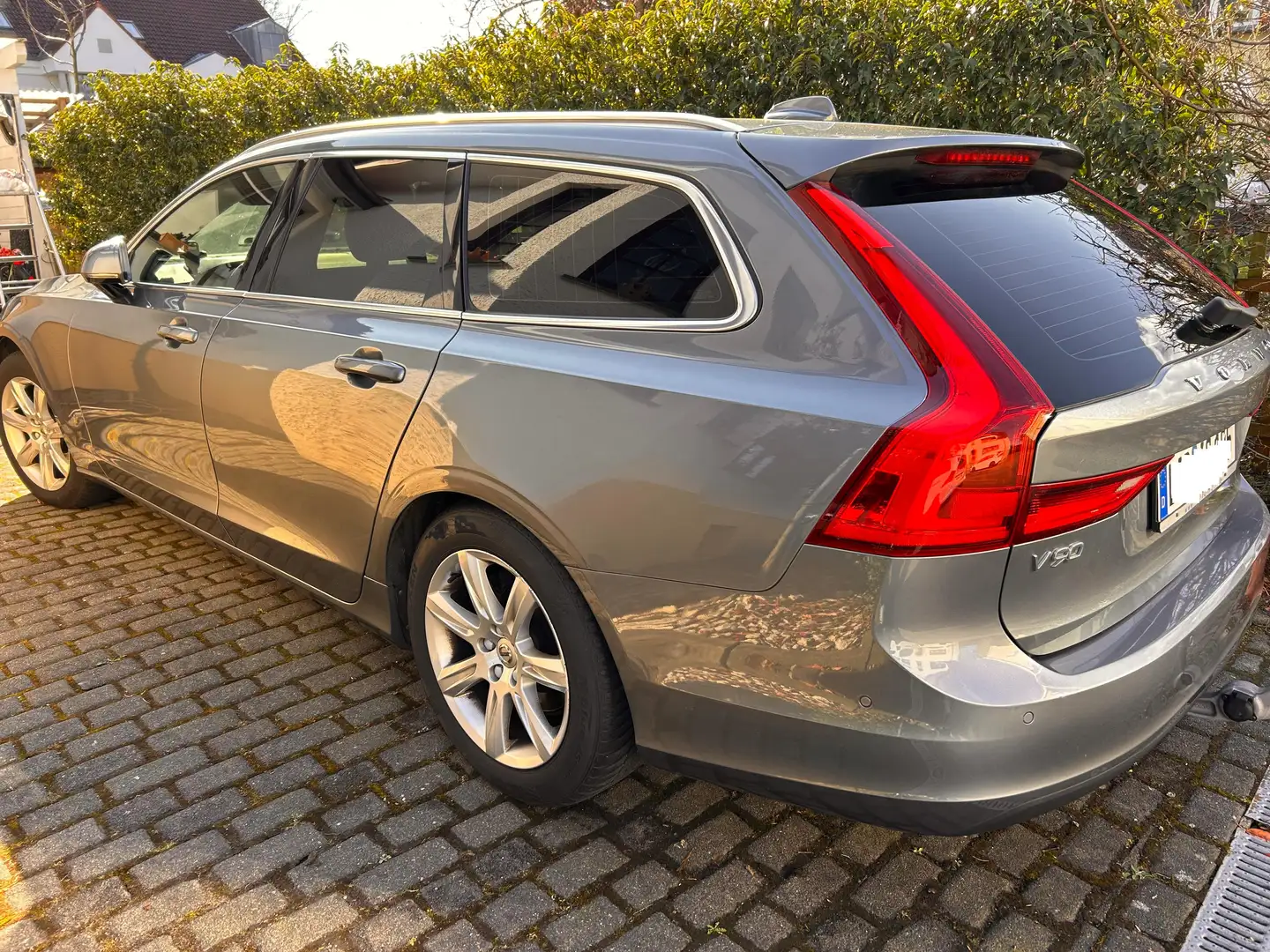 Volvo V90 V90 D3 Momentum Grau - 1