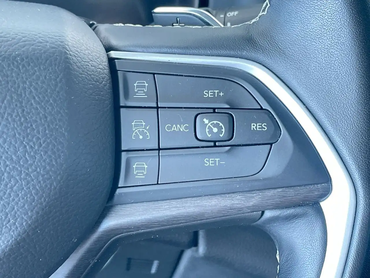 Jeep Grand Cherokee снимка Jeep Grand Cherokee