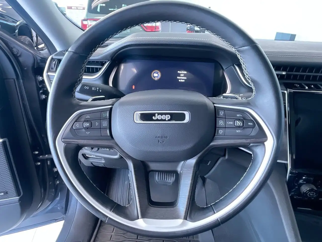 Jeep Grand Cherokee снимка Jeep Grand Cherokee