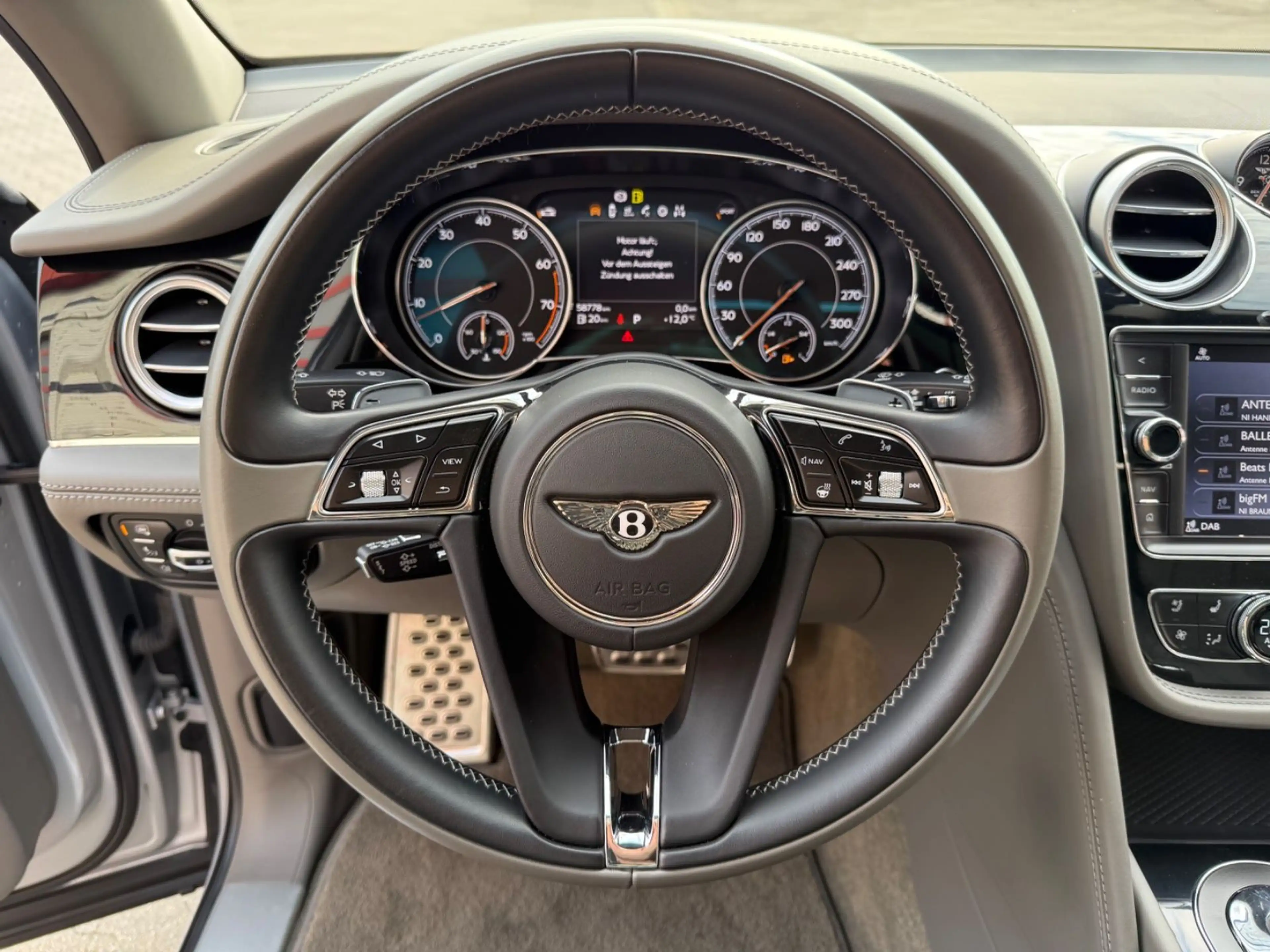 Bentley Bentayga BENTAYGA 6.0 W12, MULLINER, PANORAMA — photo 8